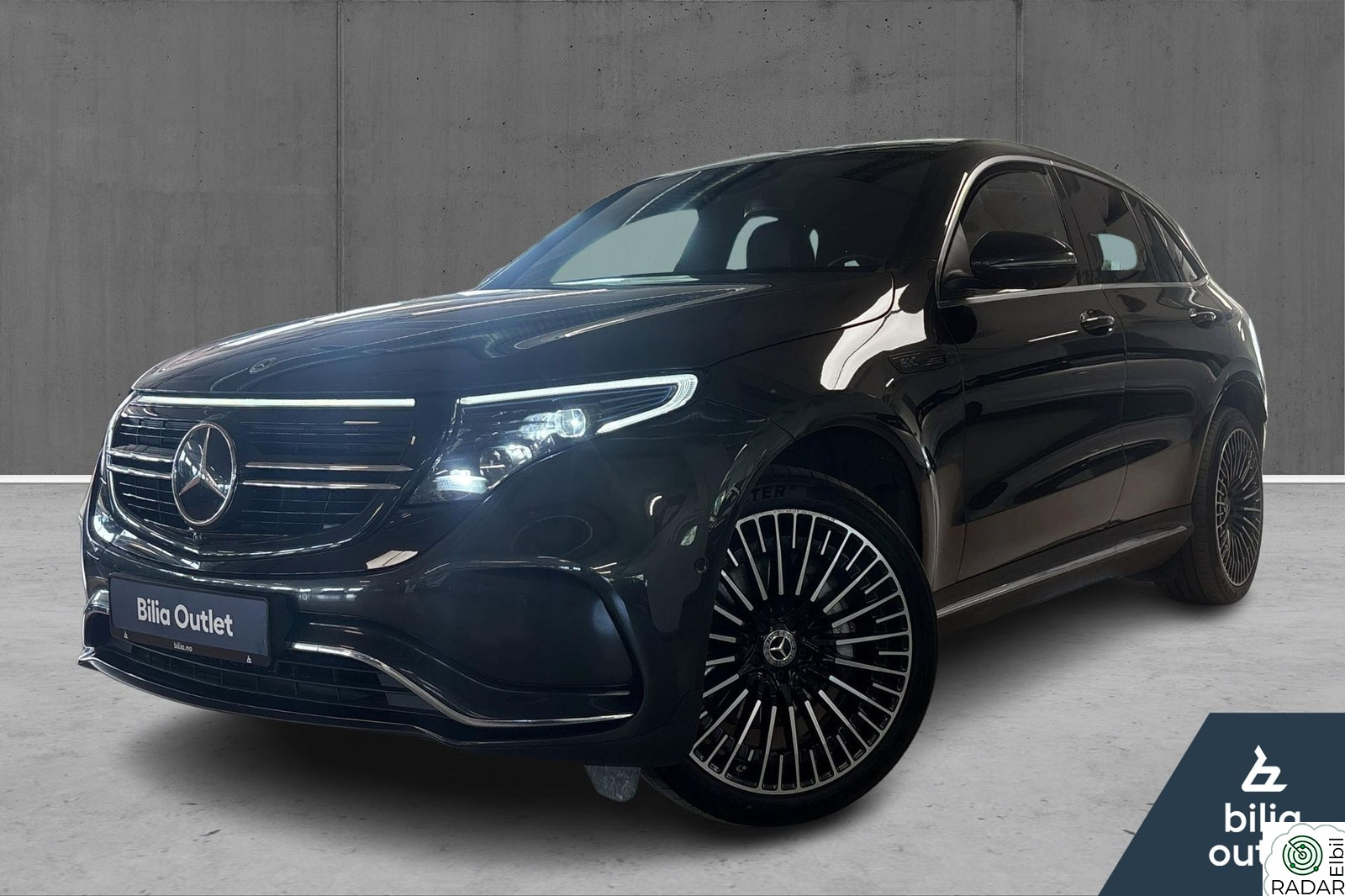 MERCEDES-BENZ EQC 400 4MATIC AMG Line 360 kamera, H.Feste, Adaptiv cruise