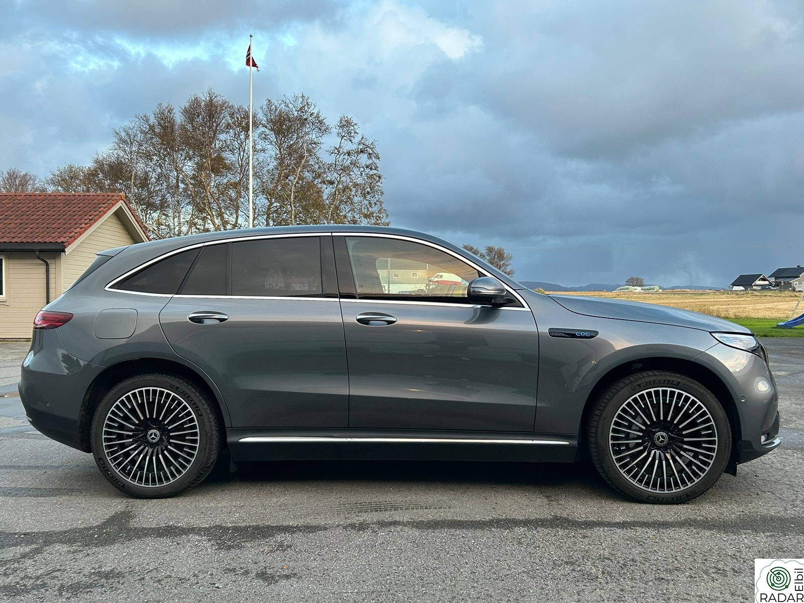 MERCEDES-BENZ EQC 400 4MATIC EQC 400 AMG Premium Plus-TOPPUTSTYRT!