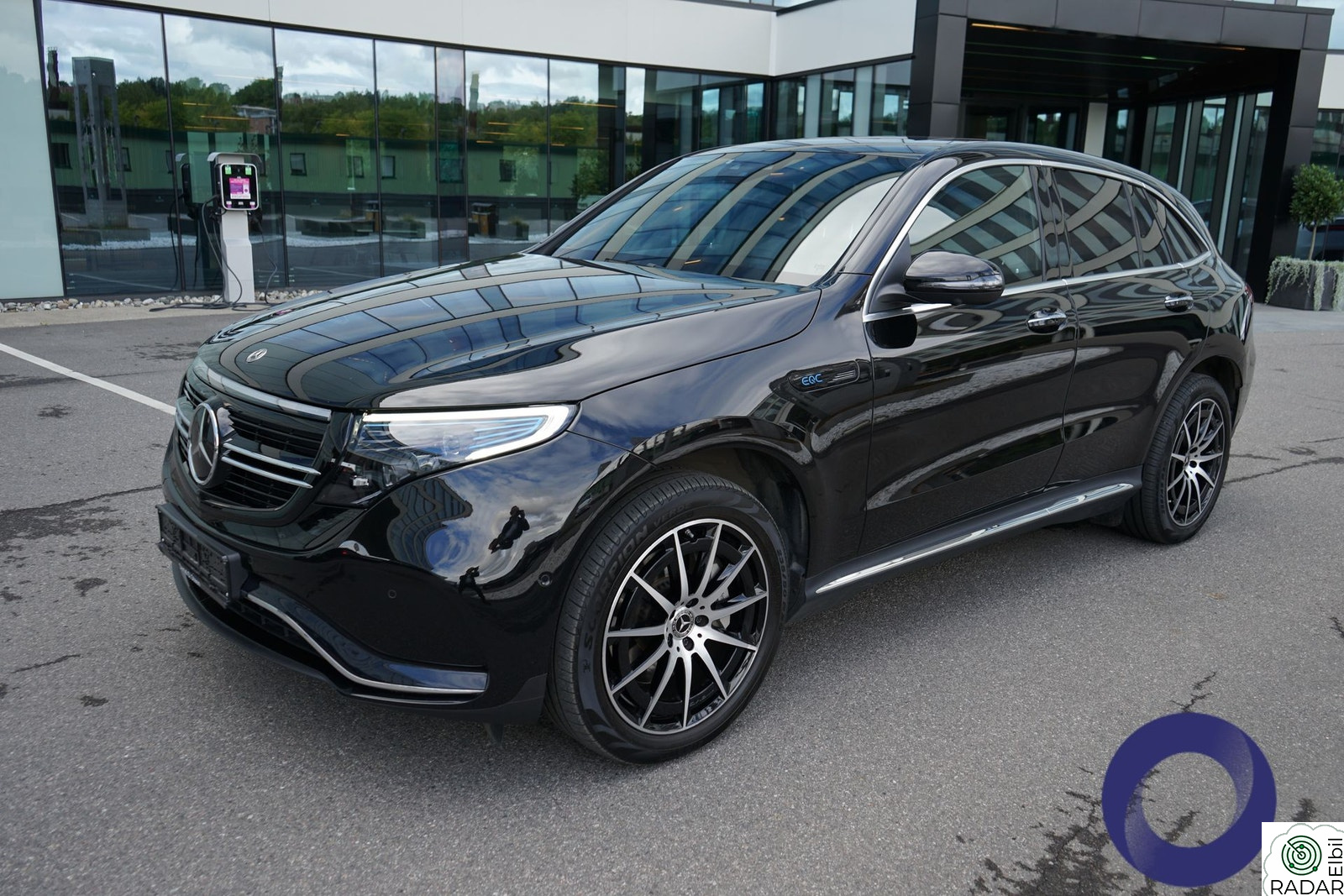 MERCEDES-BENZ EQC 400 4MATIC AMG / Premium plus mye utstyr !