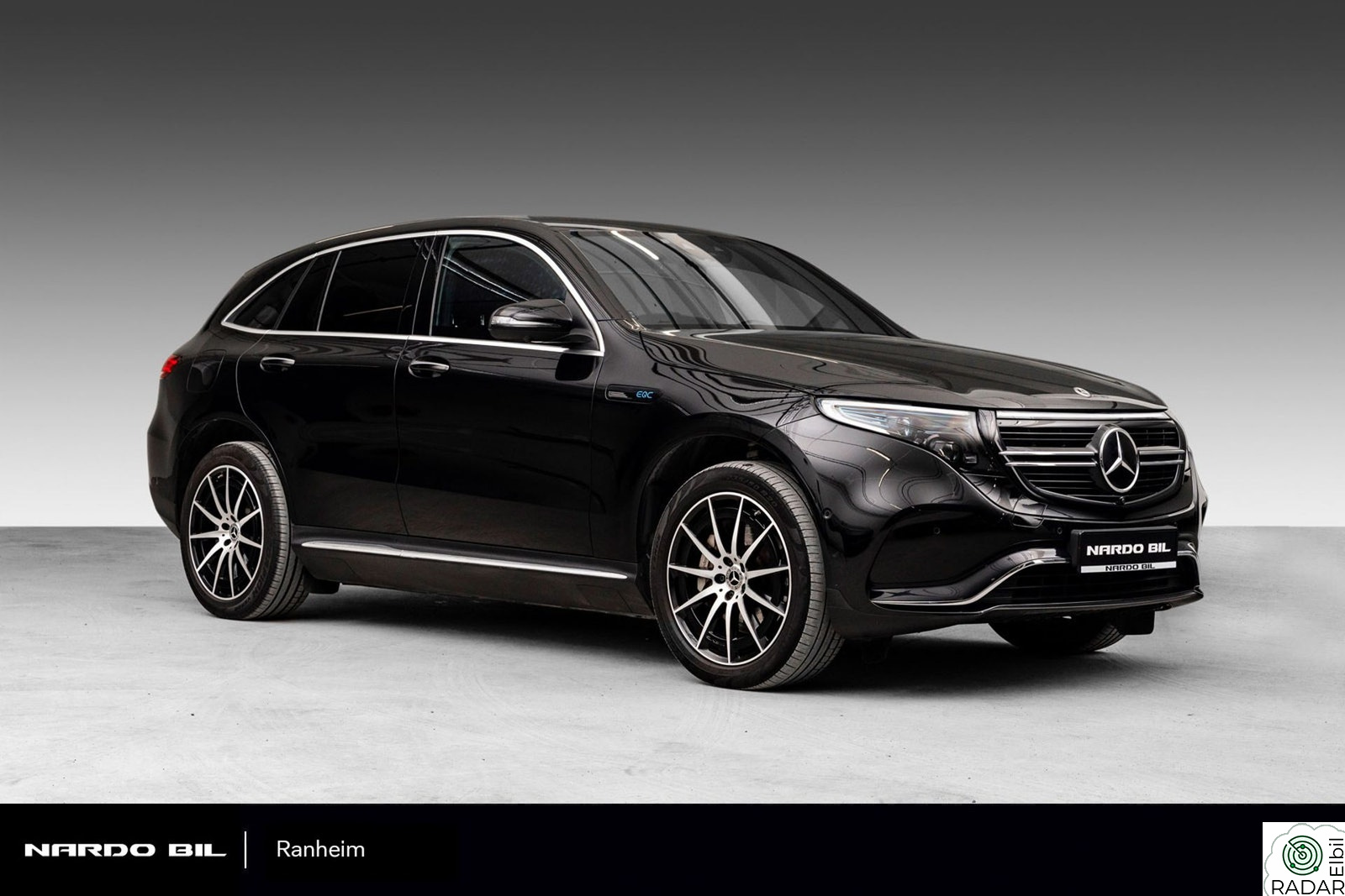MERCEDES-BENZ EQC 400 4MATIC AMG/HUD/360/Pano/Krok/ComfortAccess