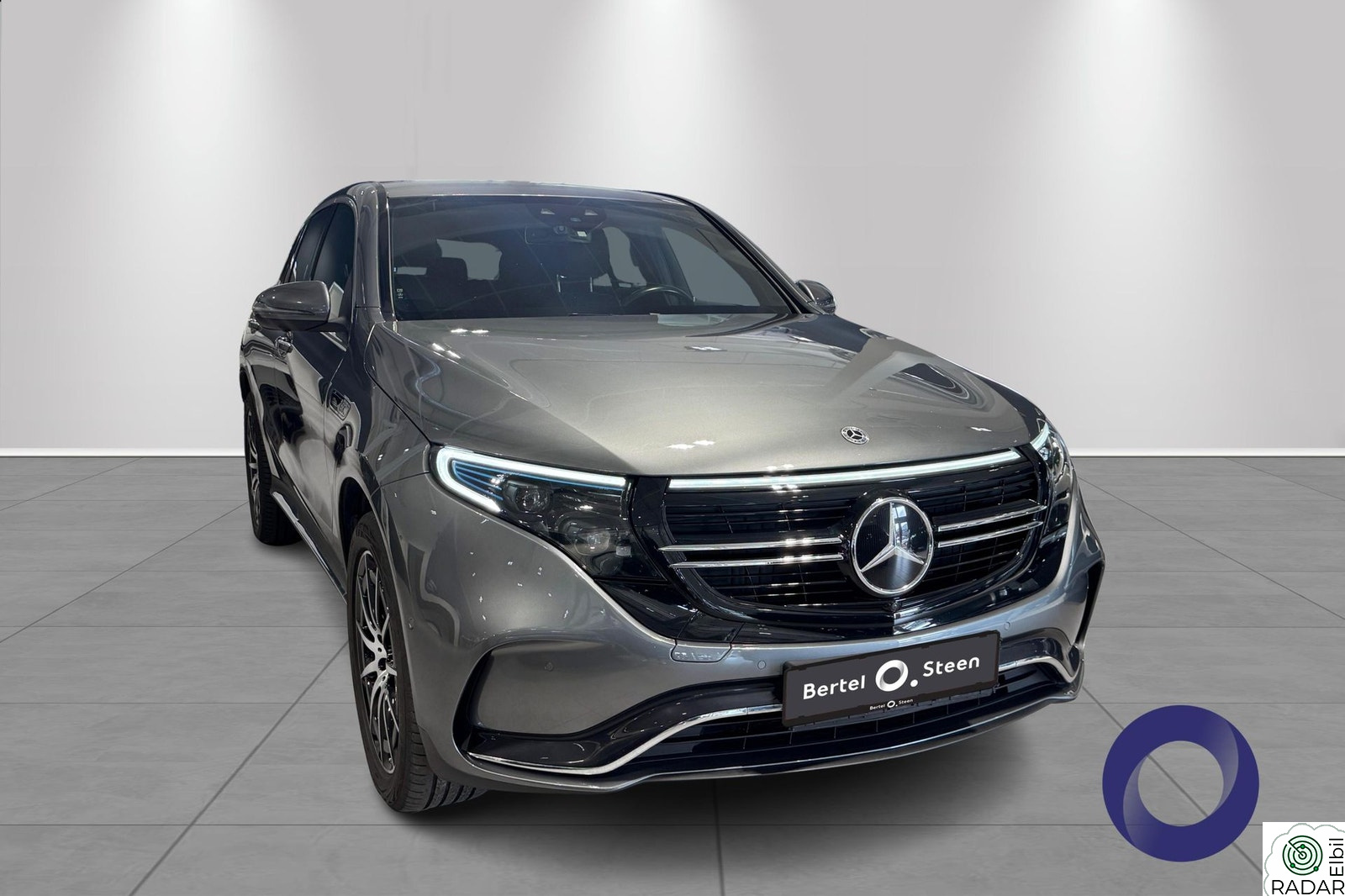MERCEDES-BENZ EQC 400 4MATIC AMG / DISTRONIC / MEMORY / GODT UTSTYRT! /