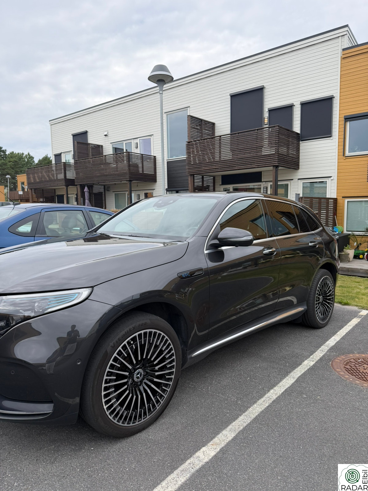 MERCEDES-BENZ EQC 400 4MATIC 4Matic AMG /Burmester/HeadUp/Soltak/Premium Plus/++
