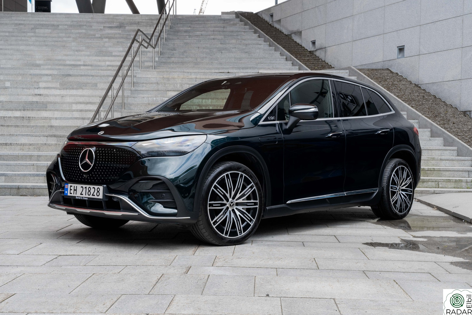 MERCEDES-BENZ EQE 500 4MATIC MASSE UTSTYR | Emerald Green | Bakakselstyring
