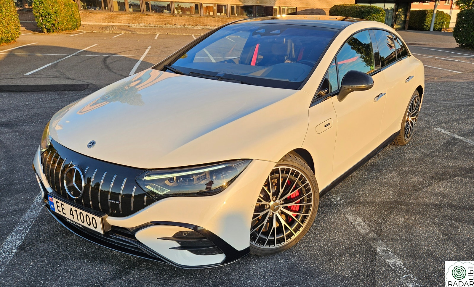 MERCEDES-BENZ AMG EQE 43 4MATIC AMG, 4MATIC, HYPERSCREEN, PANORAMA, MASSASJE, HEADUP ++