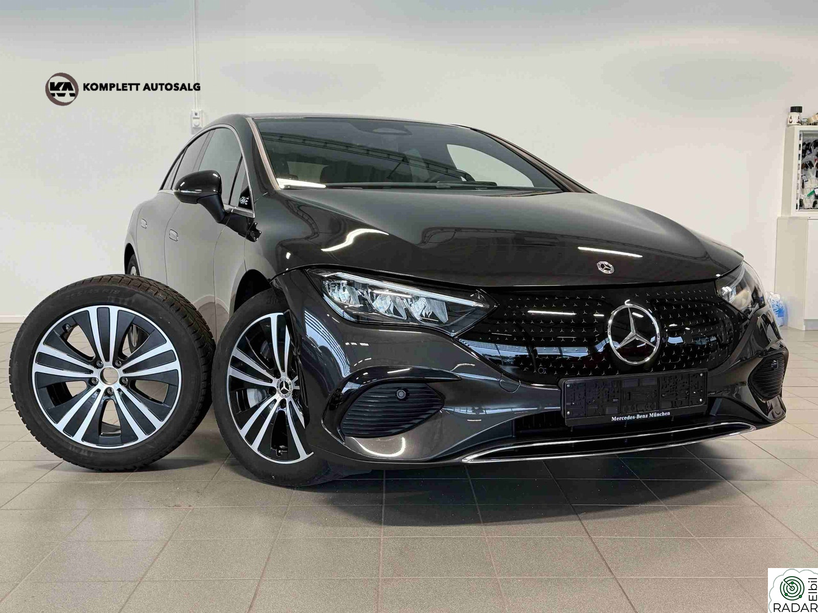MERCEDES-BENZ EQE 300 AVANTGARDE/ Bakakselstyring/Distronic Pro/611km WLTP