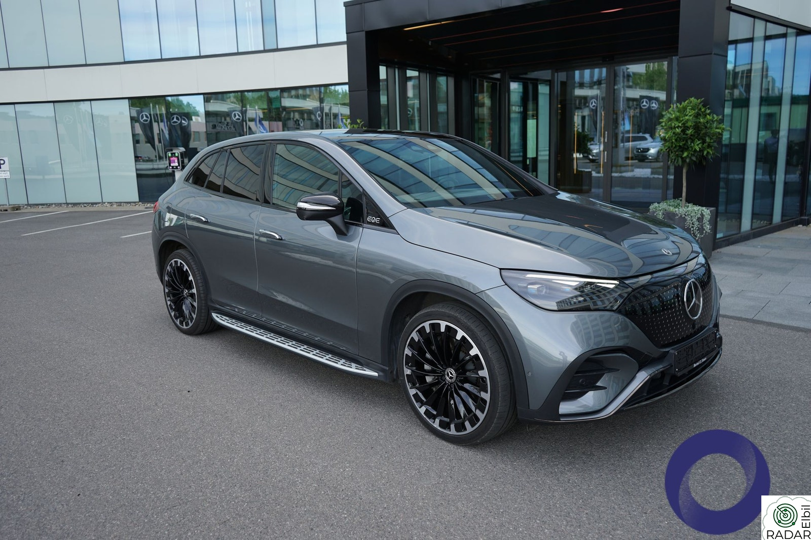 MERCEDES-BENZ EQE 350 4MATIC 350 4Matic AMG / Spesielt godt utstyrt !