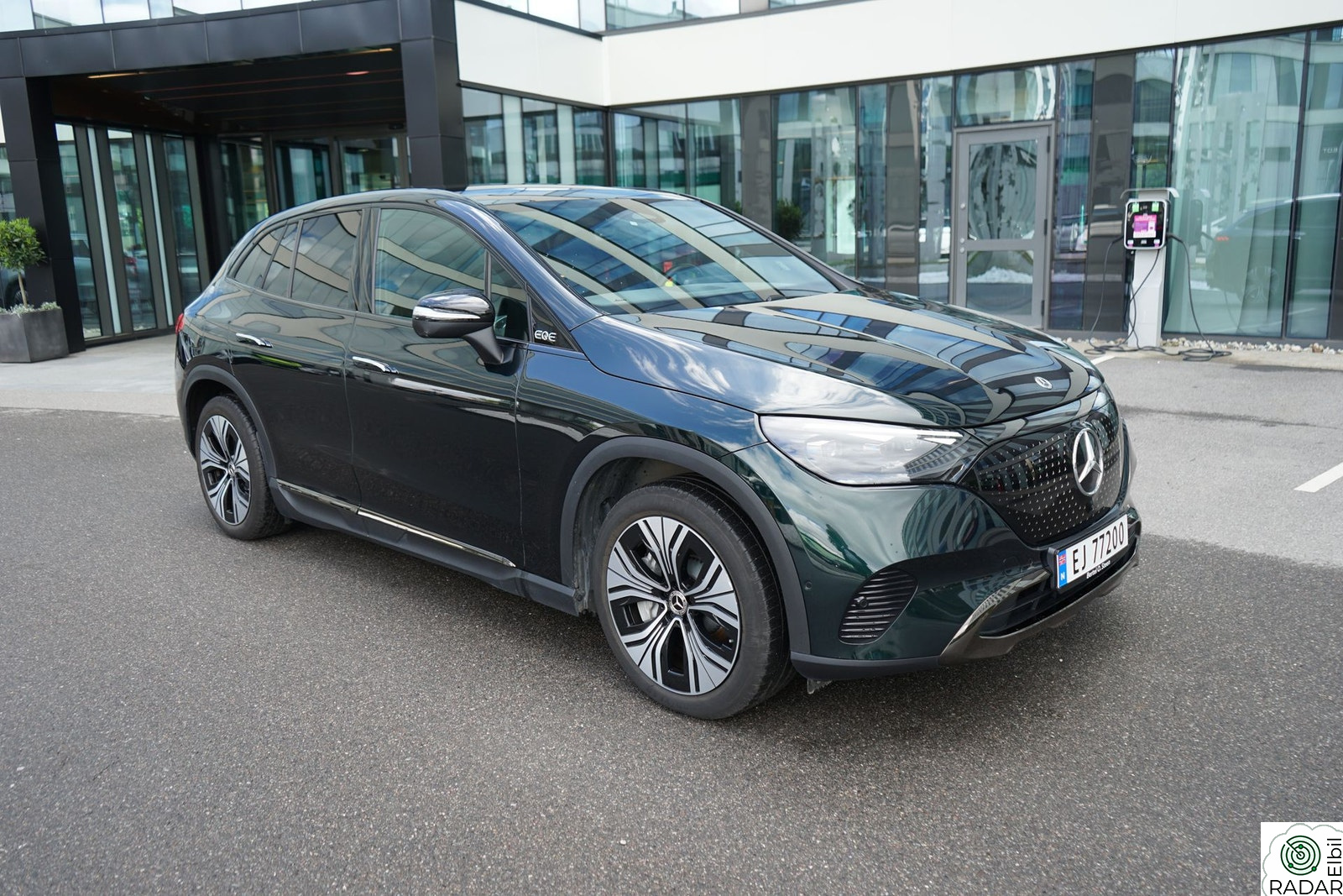 MERCEDES-BENZ EQE 350 4MATIC EQE350matic SUV Special Edition Plus / Velutstyrt