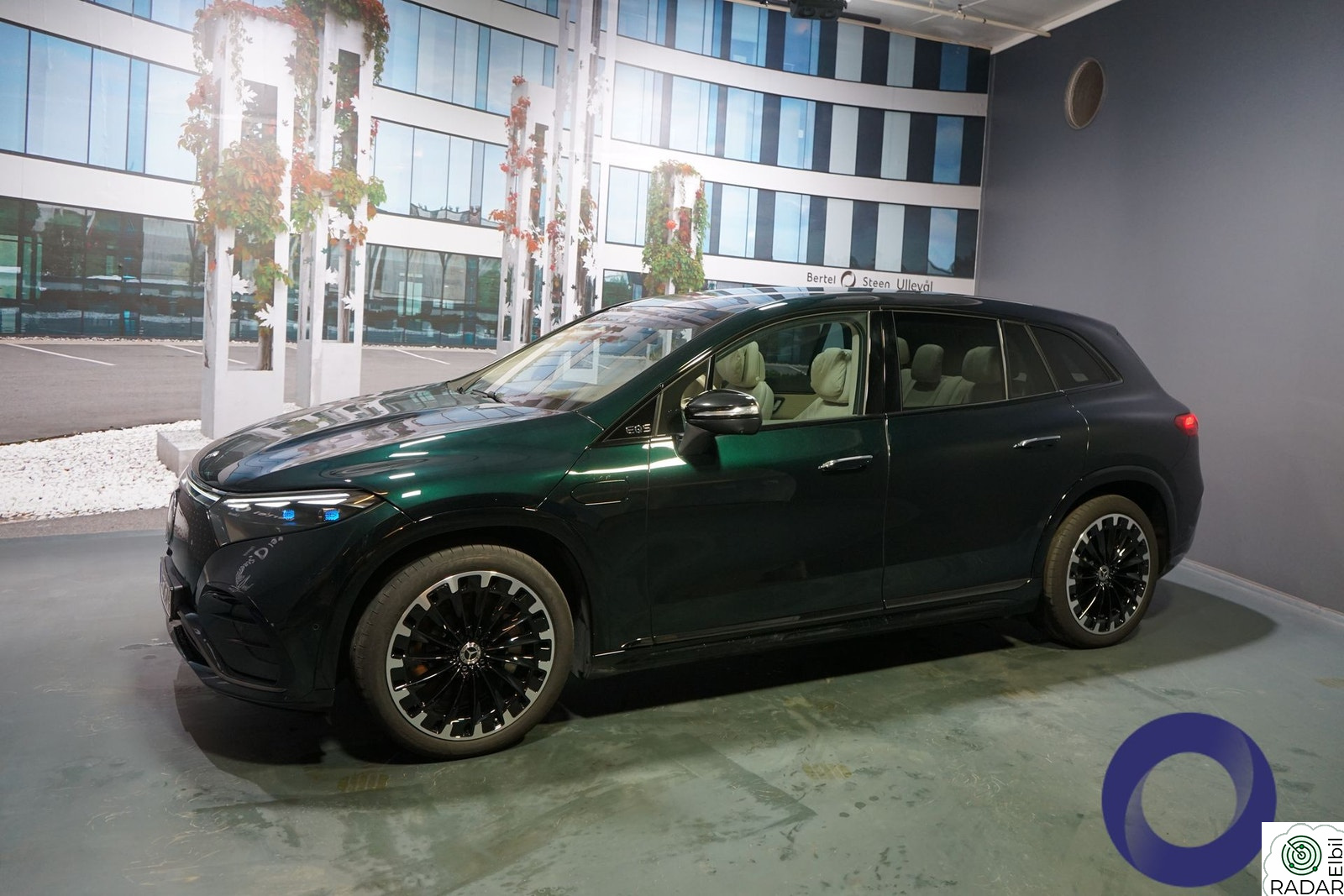 MERCEDES-BENZ EQS 450 4MATIC 450 4MATIC AMG / Spesielt velutstyrt !
