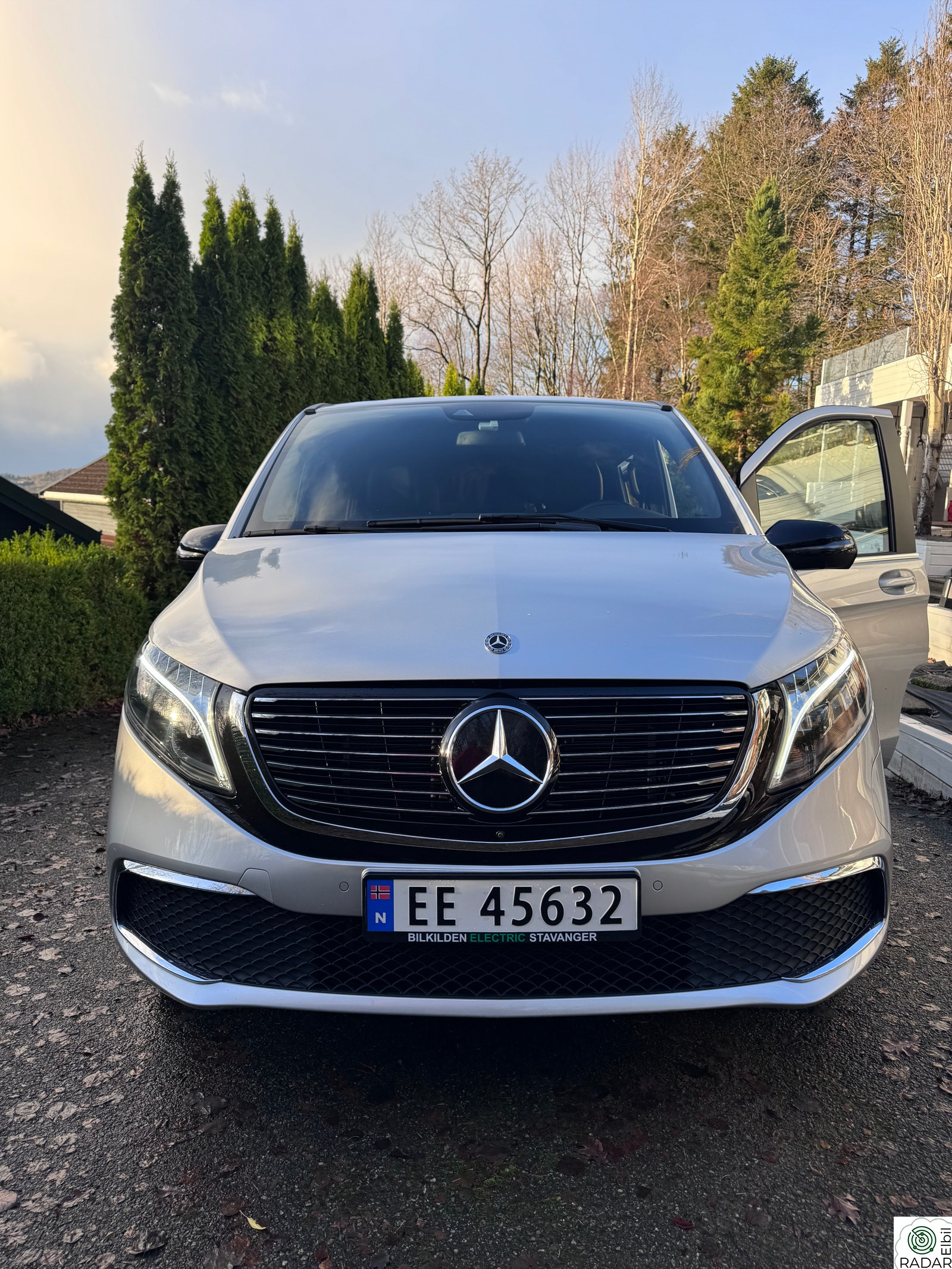 MERCEDES-BENZ EQV 300 A2 Charge 7-s