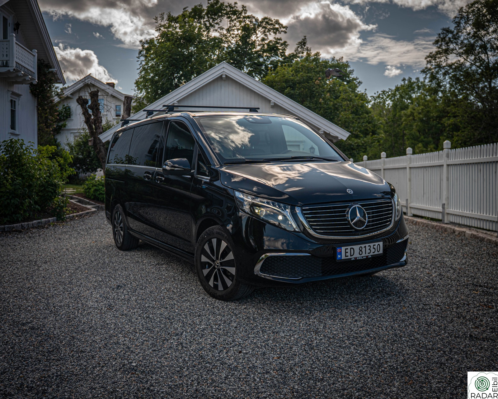 MERCEDES-BENZ EQV 300 Avantgarde - el-7-seter - luksus og fleksibilitet