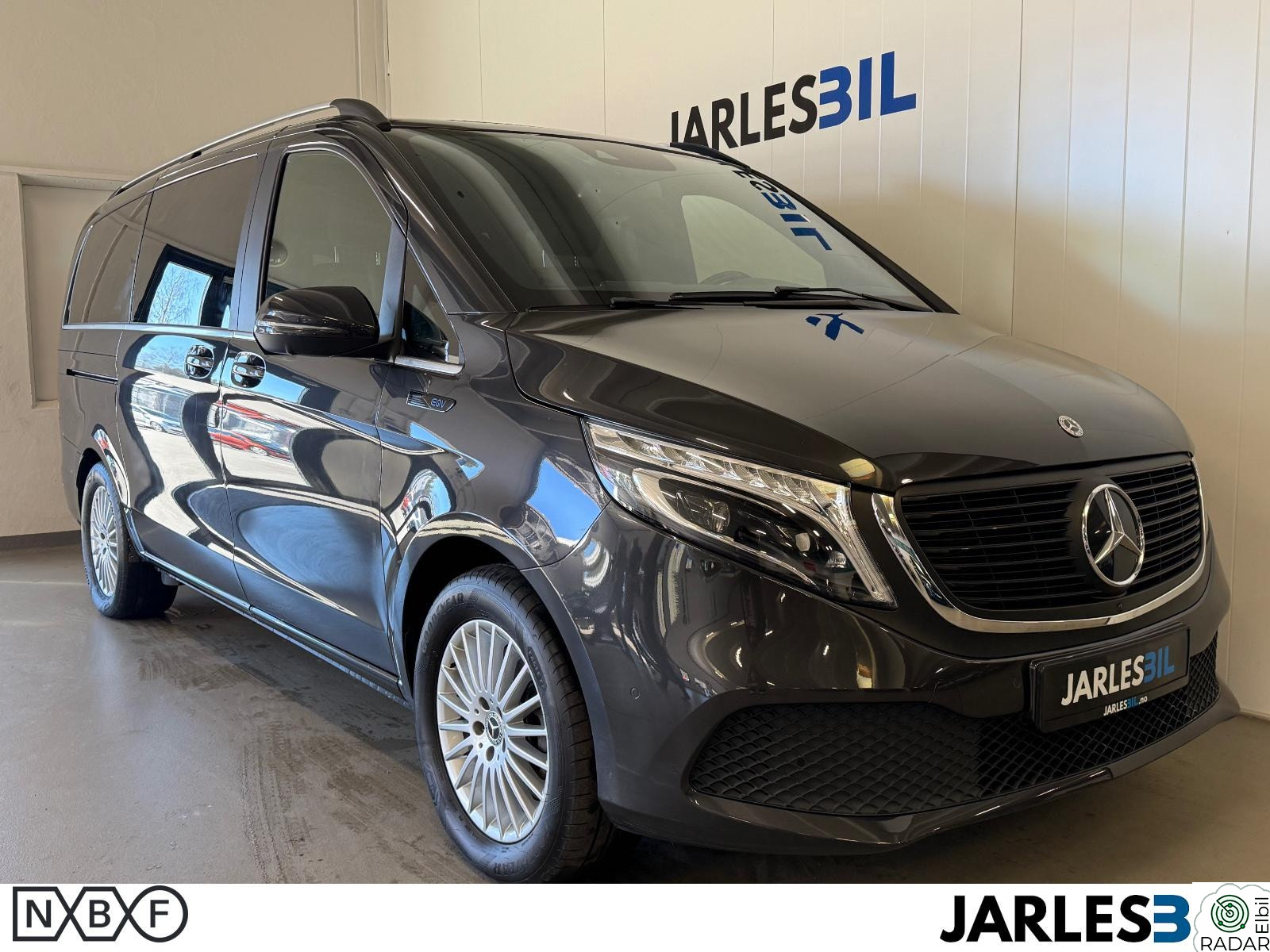 MERCEDES-BENZ EQV 300 8-Seter 2+3+3/ACC/LED/360/Skinn/2x Skyvedør/Norsk++