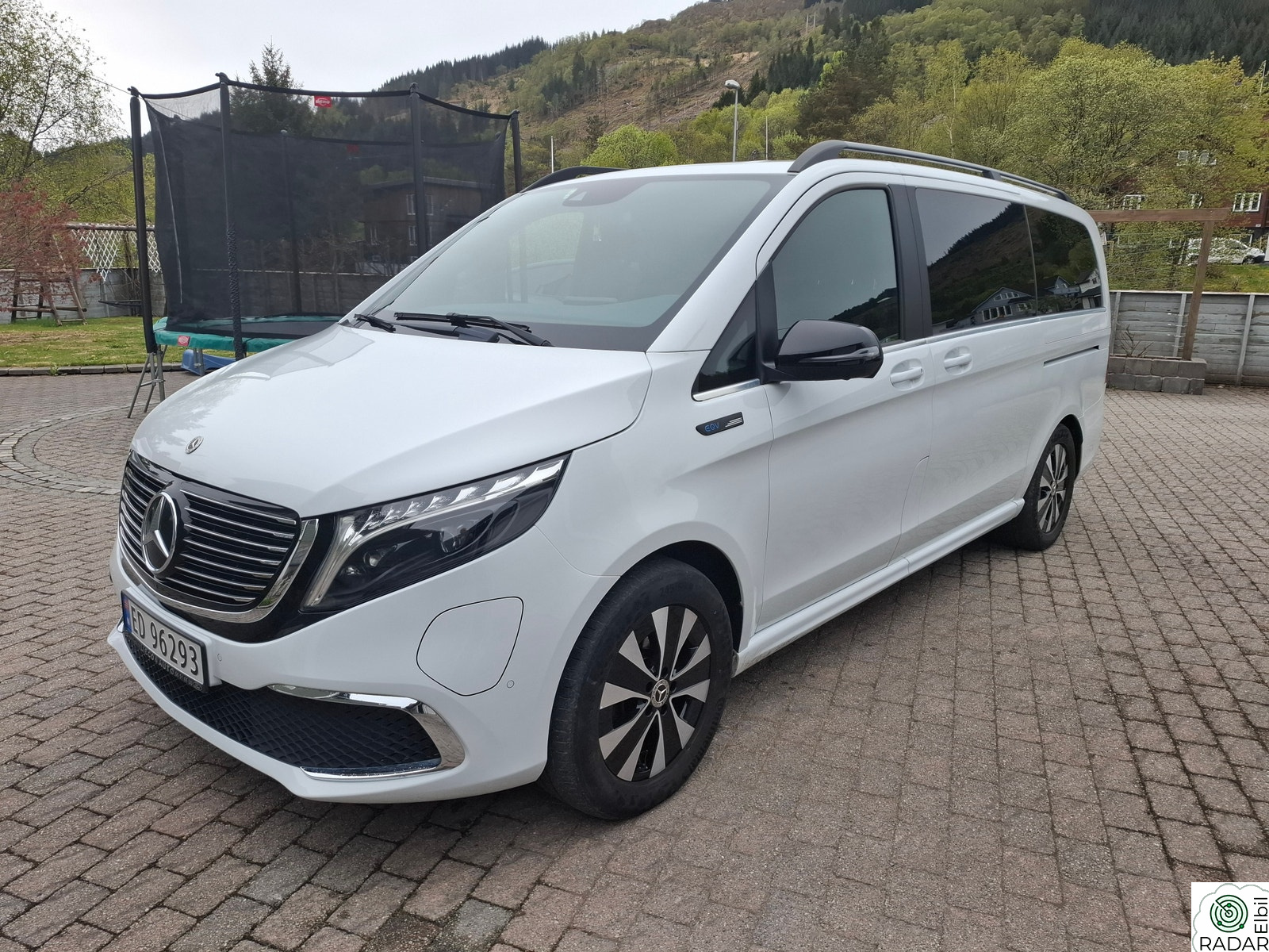 MERCEDES-BENZ EQV 300 A2 Charge 7-s