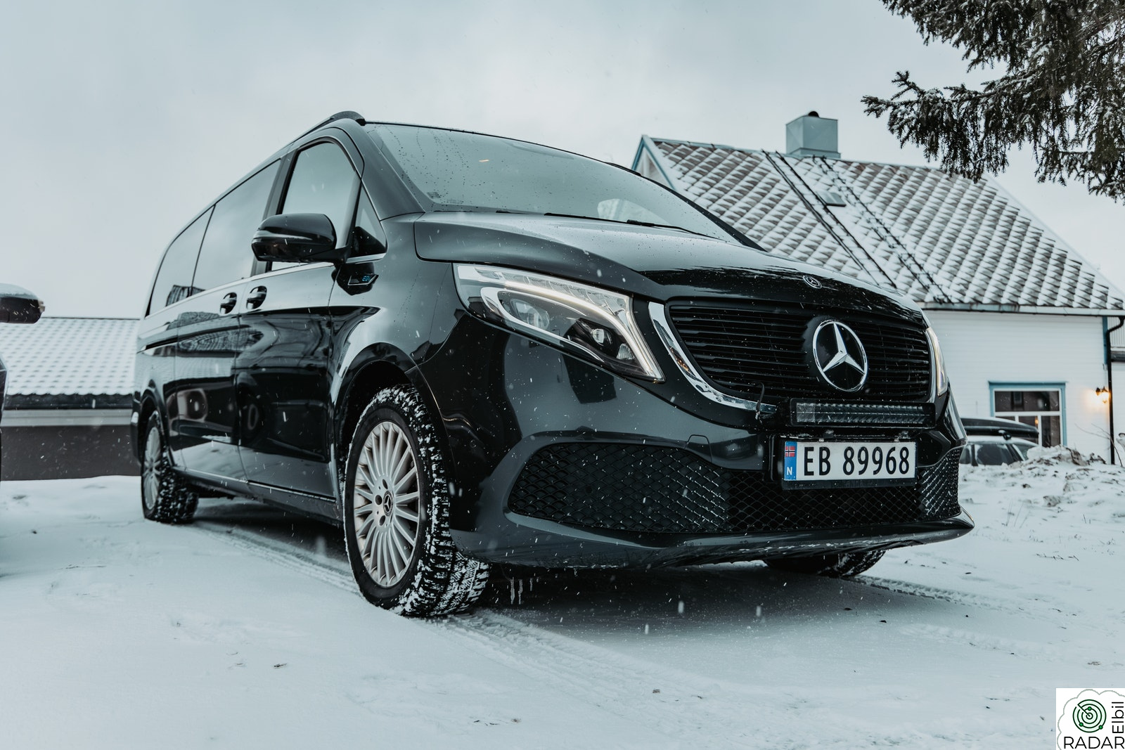 MERCEDES-BENZ EQV 300 A3 Charge 7-s