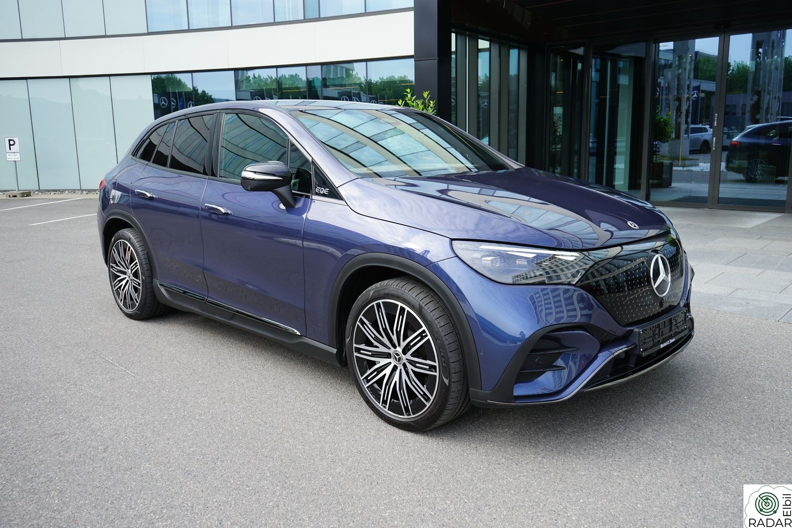 MERCEDES-BENZ EQE 350 4MATIC 350 4Matic AMG / Godt utstyrt !