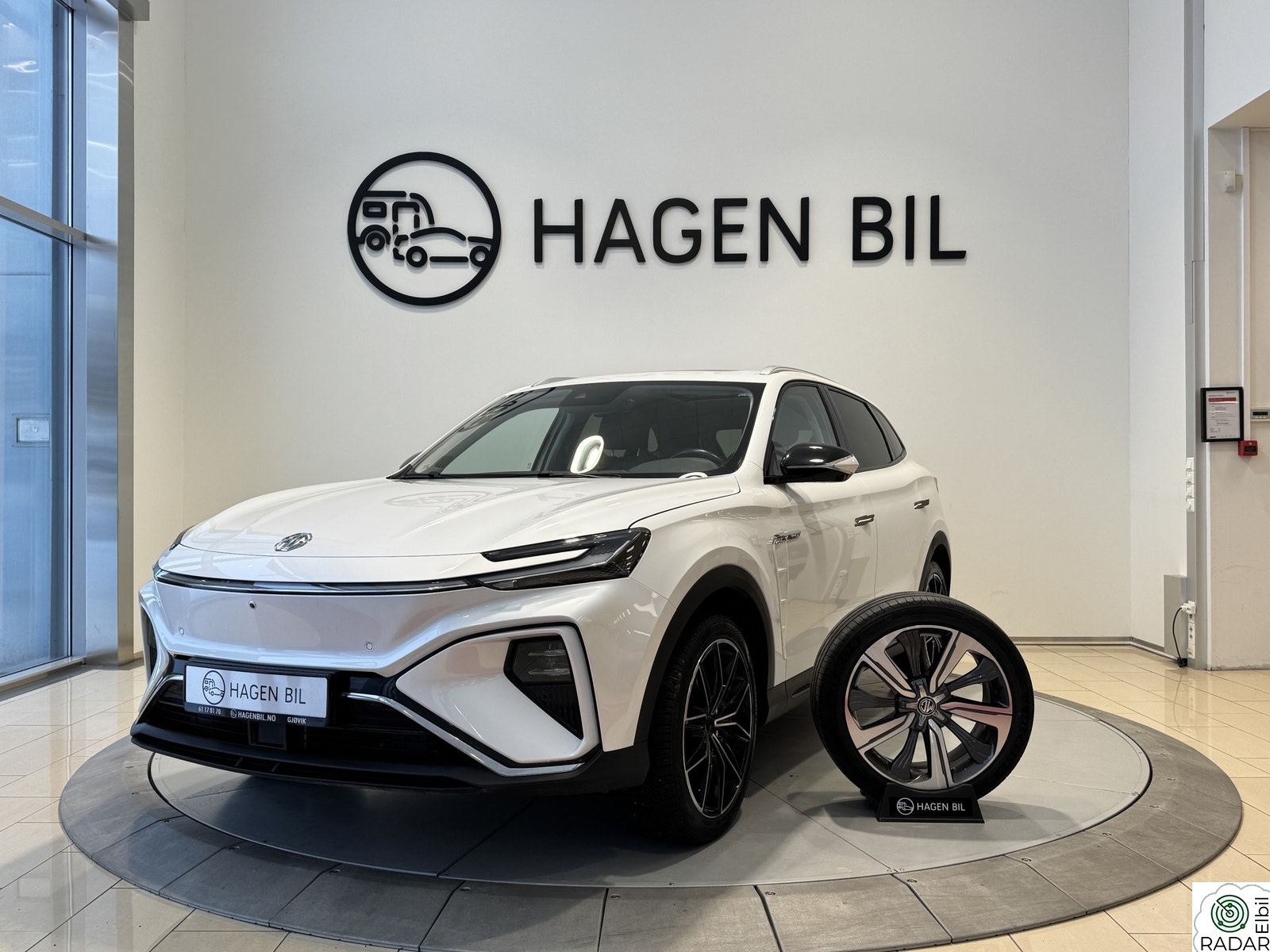 MG MARVEL R ELECTRIC AWD / SKINN / PANORAMA / DAB+ / 8XALU / TLF