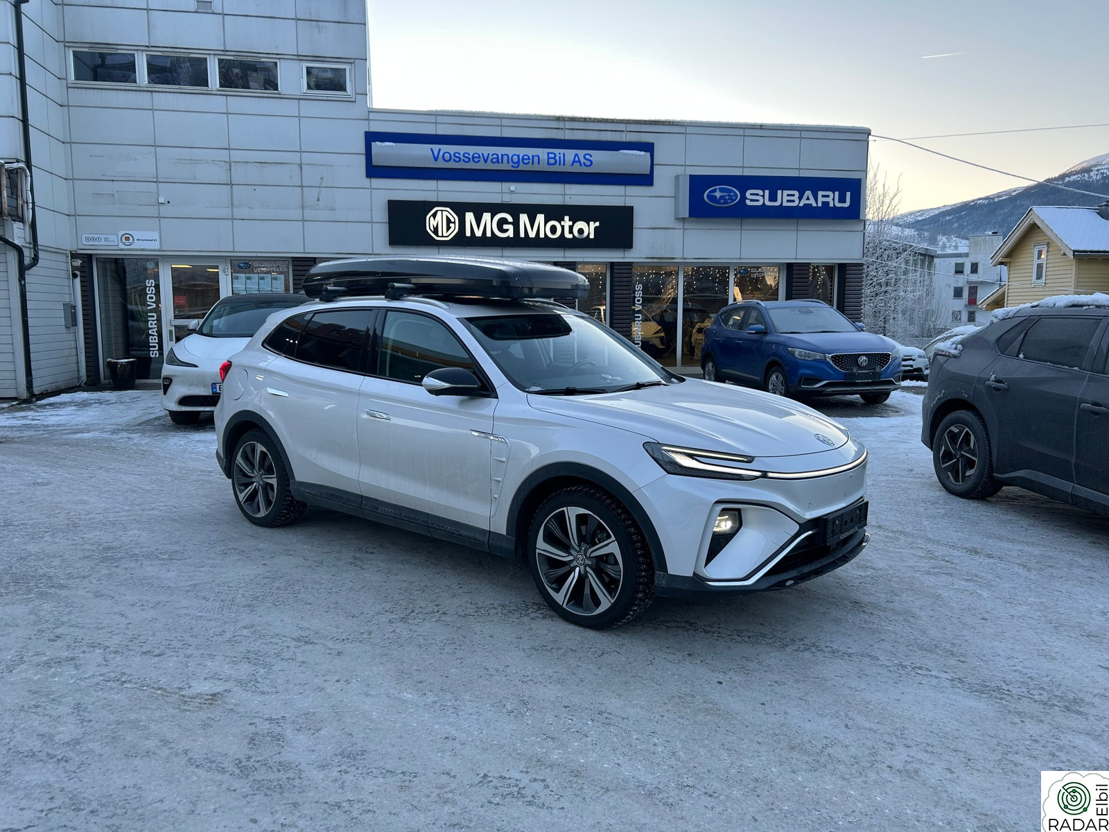 MG MARVEL R ELECTRIC 4X4/Hengerfeste/Takboks