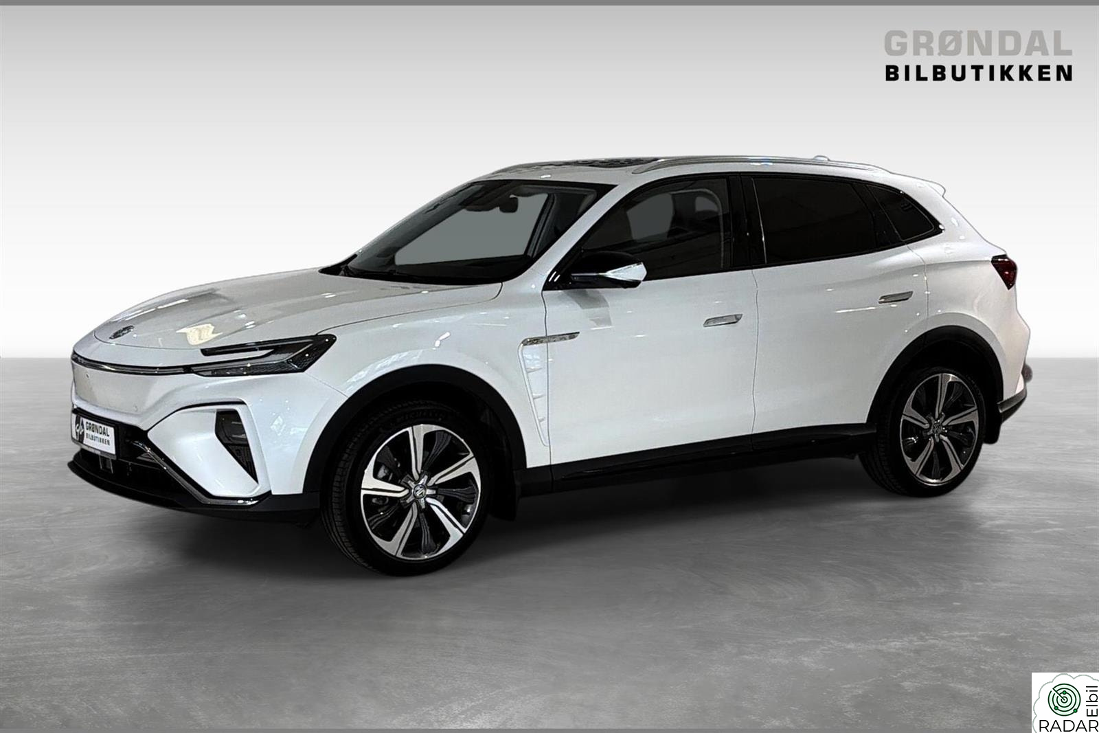 MG MARVEL R ELECTRIC PERFORMANCE / AWD / HENGERFESTE / SKINN / ++