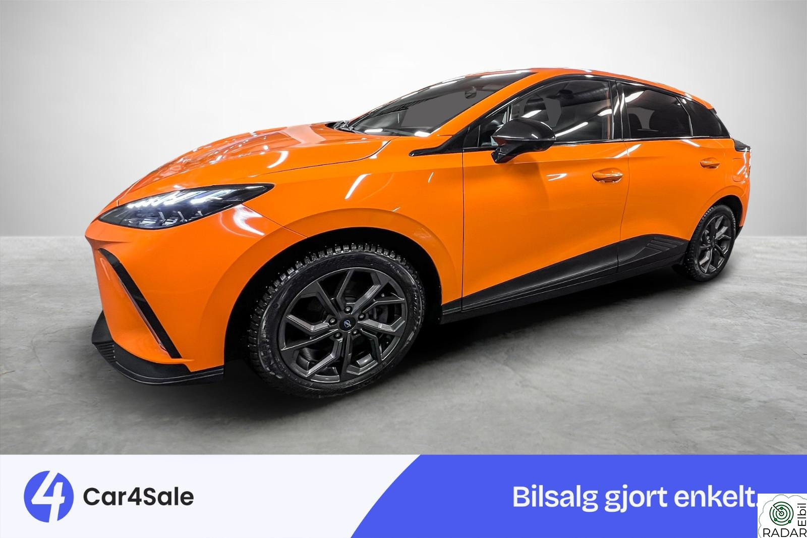 MG MG4 Electric 435km Luxury / 7-år Garanti / Pilot / LED / S+V/ 360kam