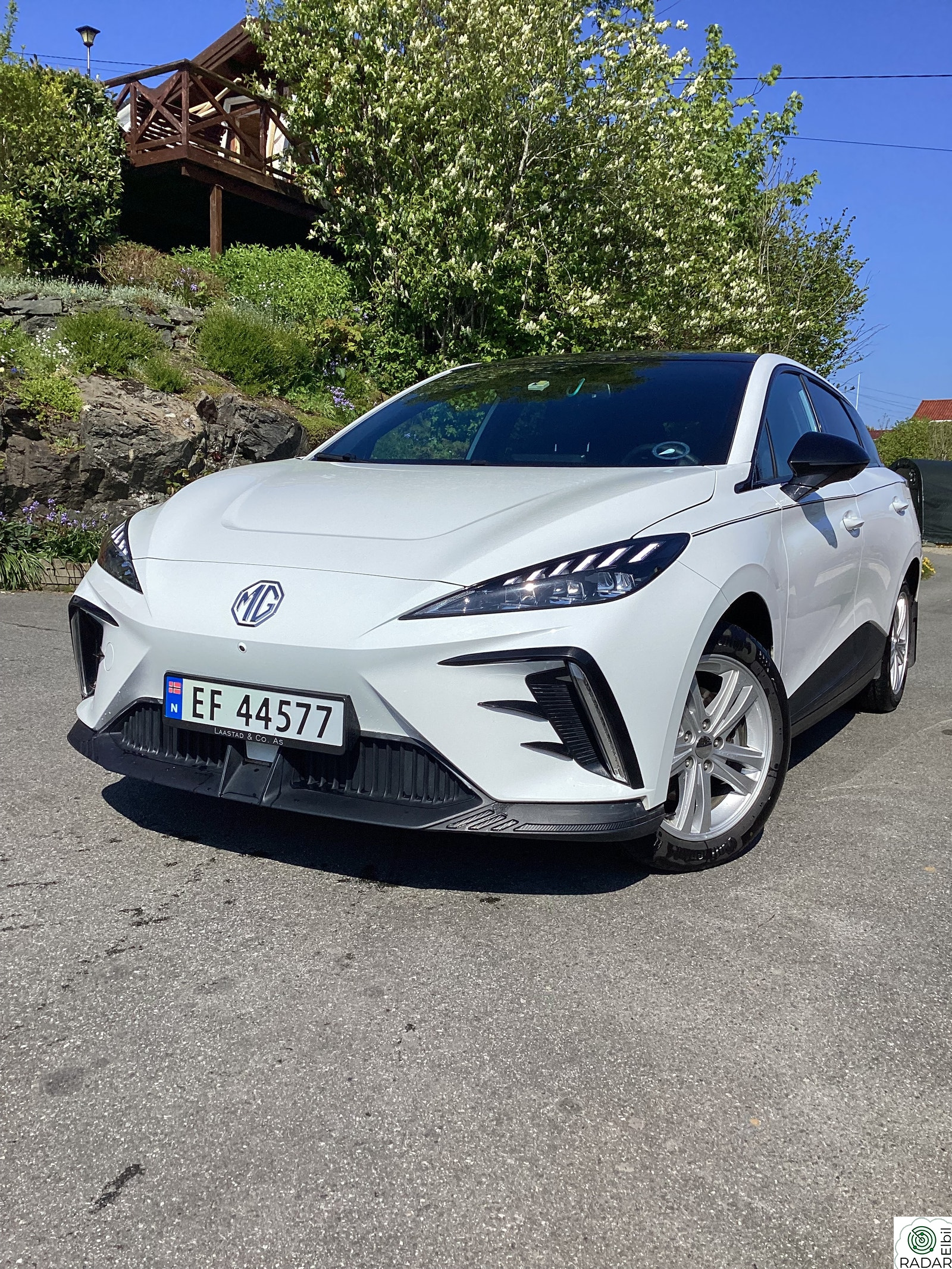 MG MG 4 ELECTRIC Luxury