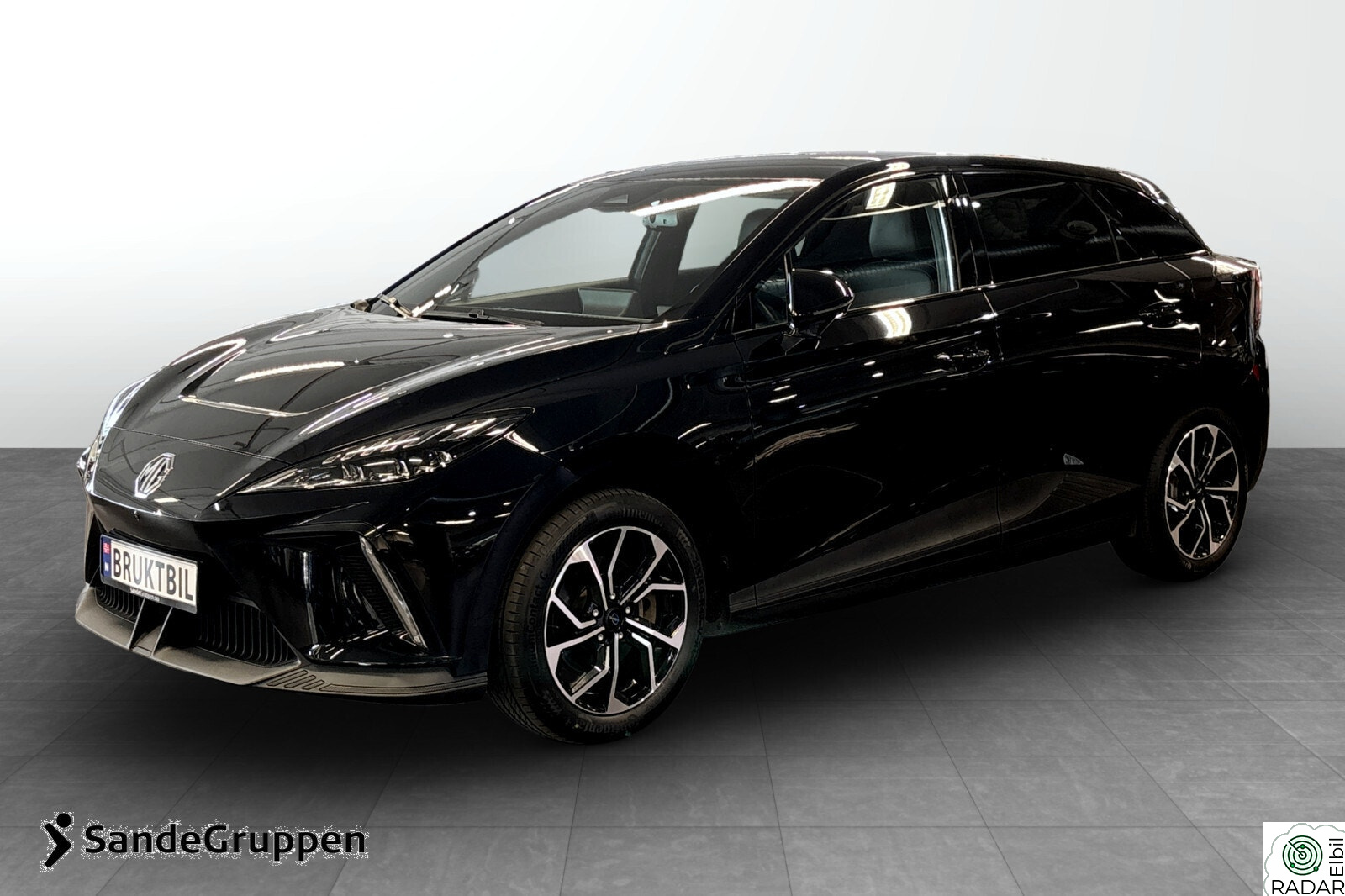 MG 4 ELECTRIC Luxury /LAV KM/435KM/APP/L-KLAR/