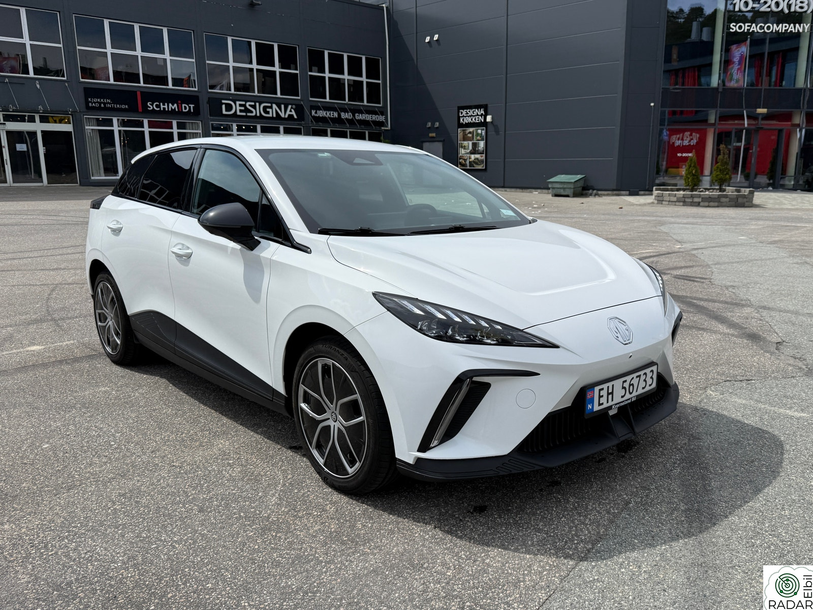 MG MG4 Electric Luxury/64kWh/435km/ACC