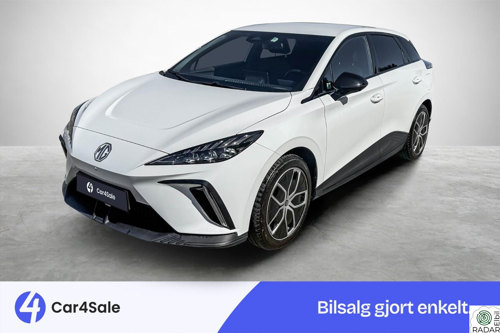 MG MG4 Electric 435km Luxury / 7-år Garanti / Pilot / LED / S+V/ 360kam