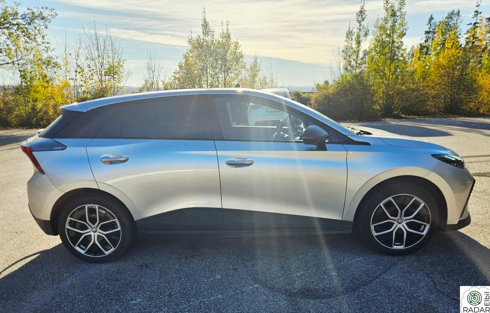 MG MG4 Electric Trophy Extended Range