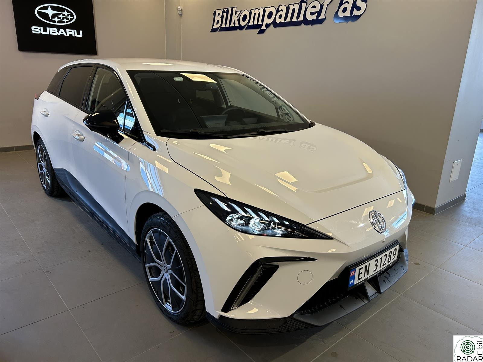 MG MG4 Electric Luxury/WLTP450km/App/varme i ratt/360Kamera/