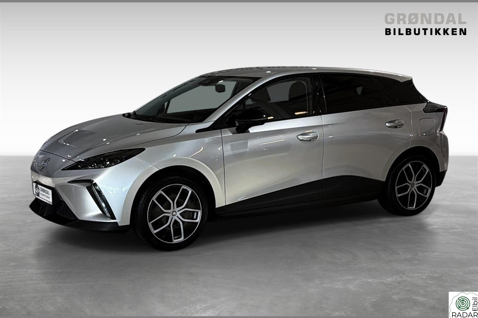 MG MG4 Electric LUXURY / 450 KM / ADAPT CRUISE / NAVI / ++