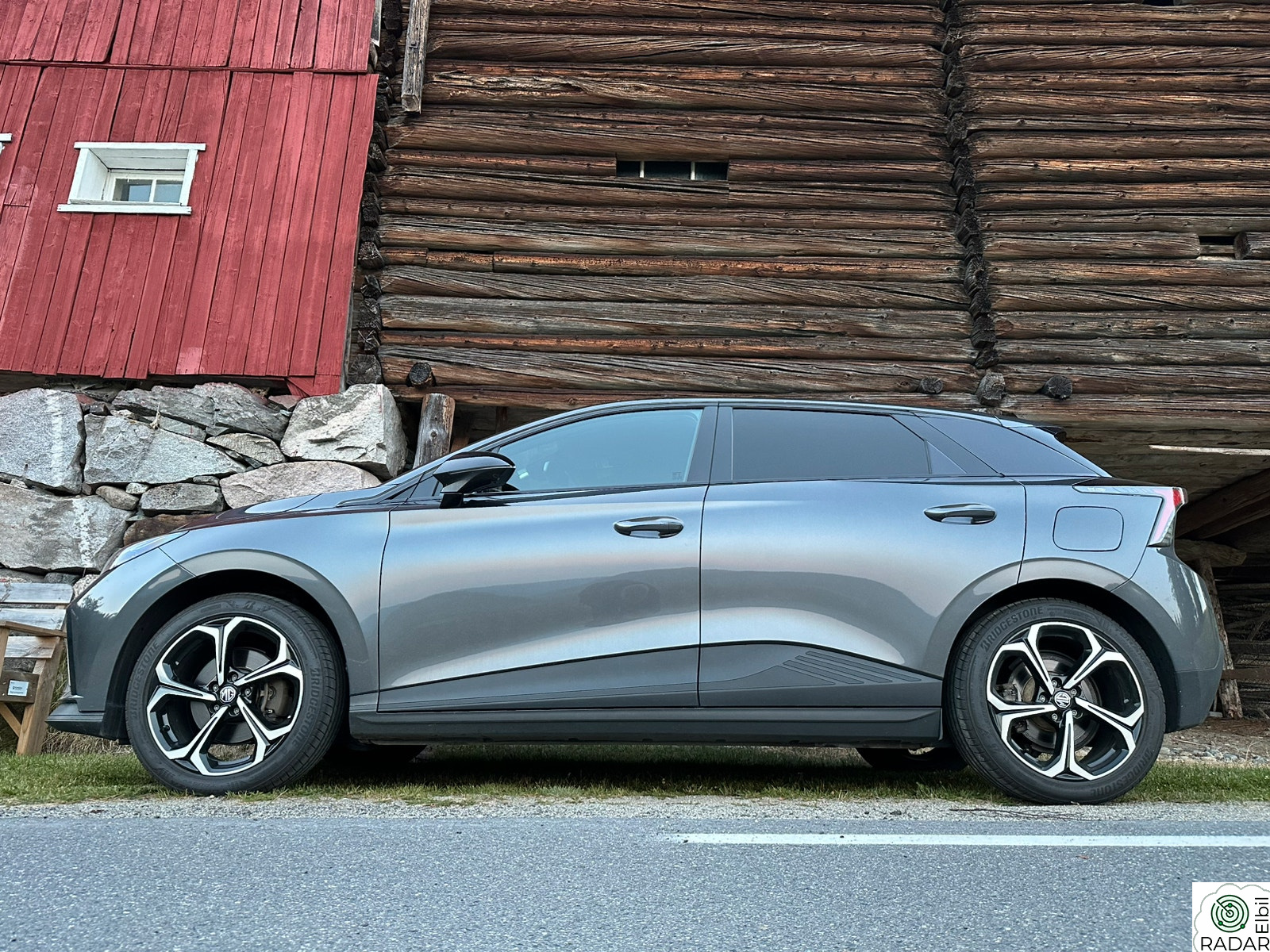 MG MG 4 ELECTRIC Luxury 64kWh 435 km