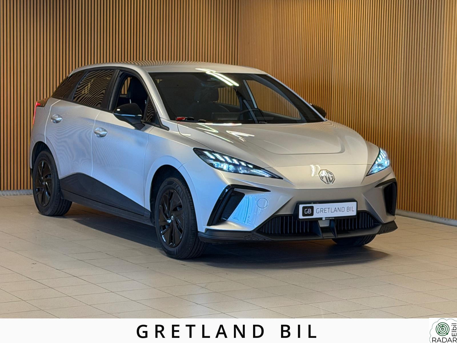 MG MG4 Electric STANDARD/350WLTP/APPLE CARPLAY/DAB/ACC/7 ÅRS GARANTI!