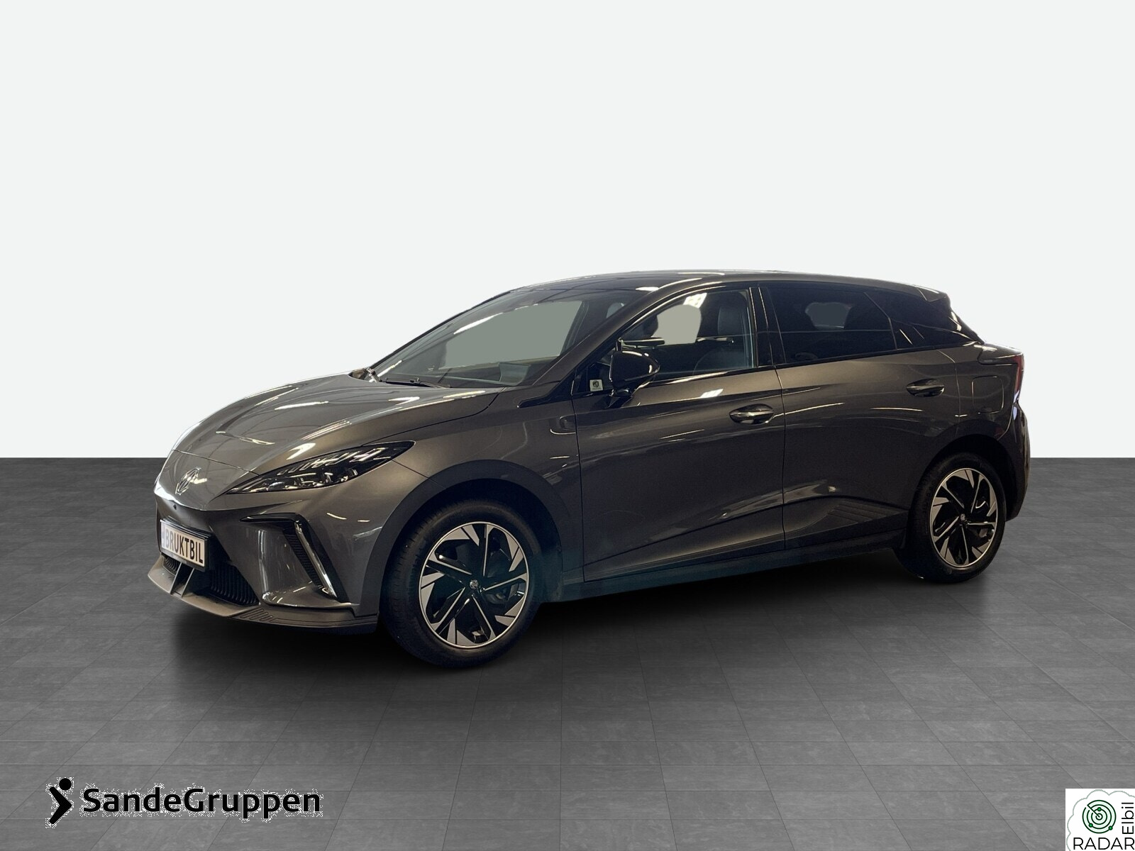 MG MG4 ELECTRIC Luxury /Lakkforsegling/435km WLTP/Topputstyrt!