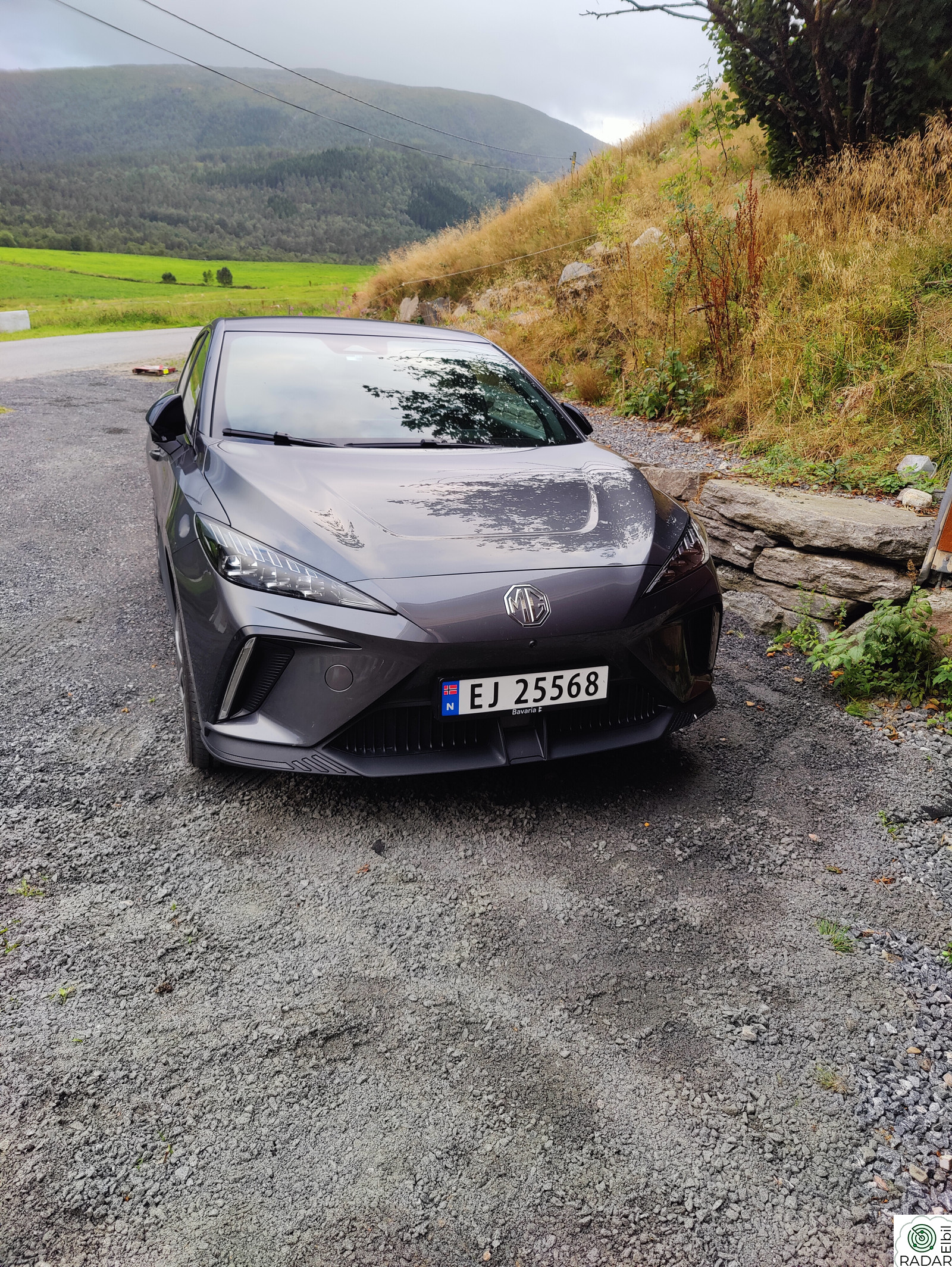 MG MG4 Electric Trophy Extended Range