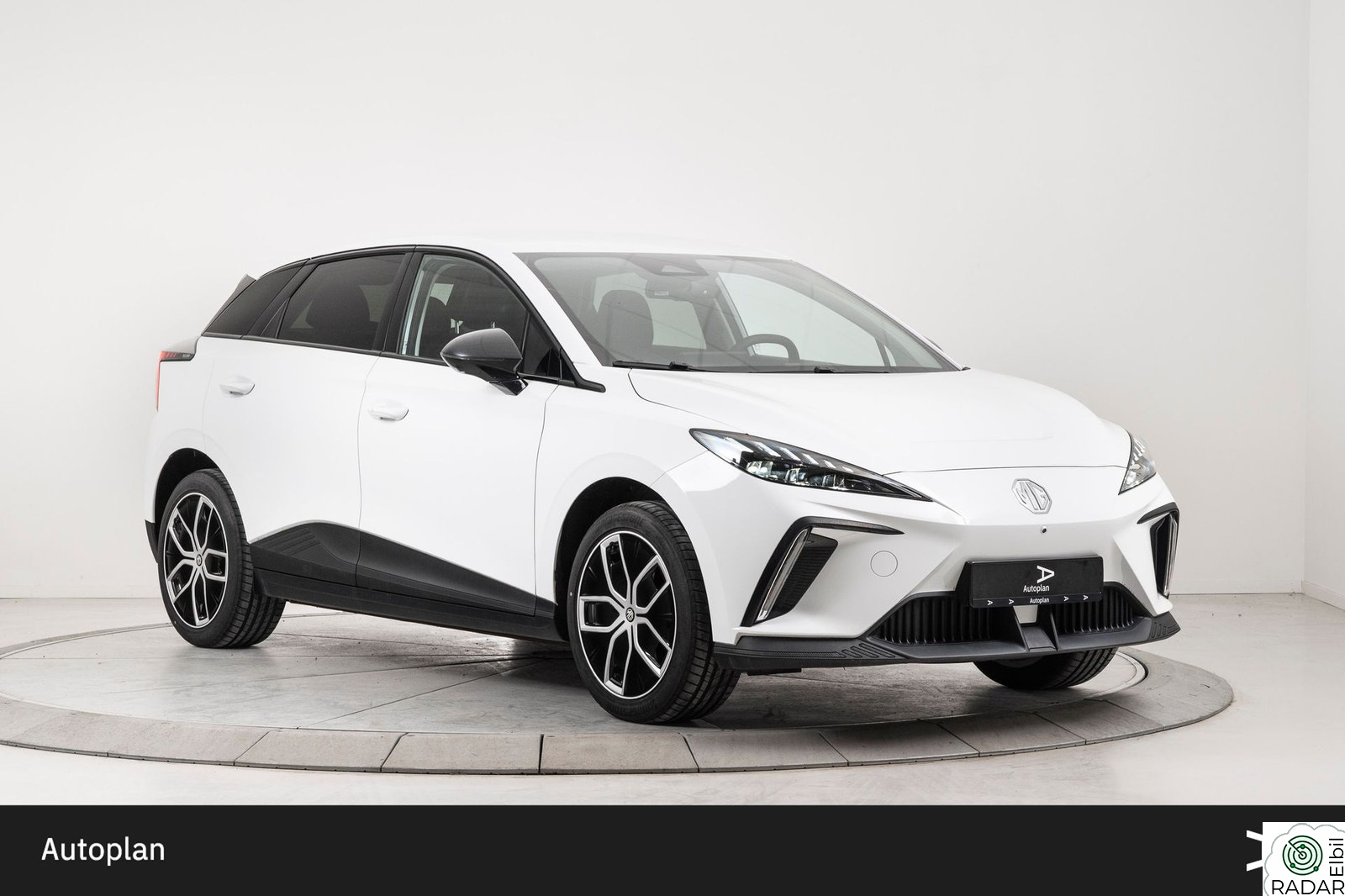 MG MG4 Electric Luxury - 2 sett hjul/7-år Garanti/Pilot/LED/360kam