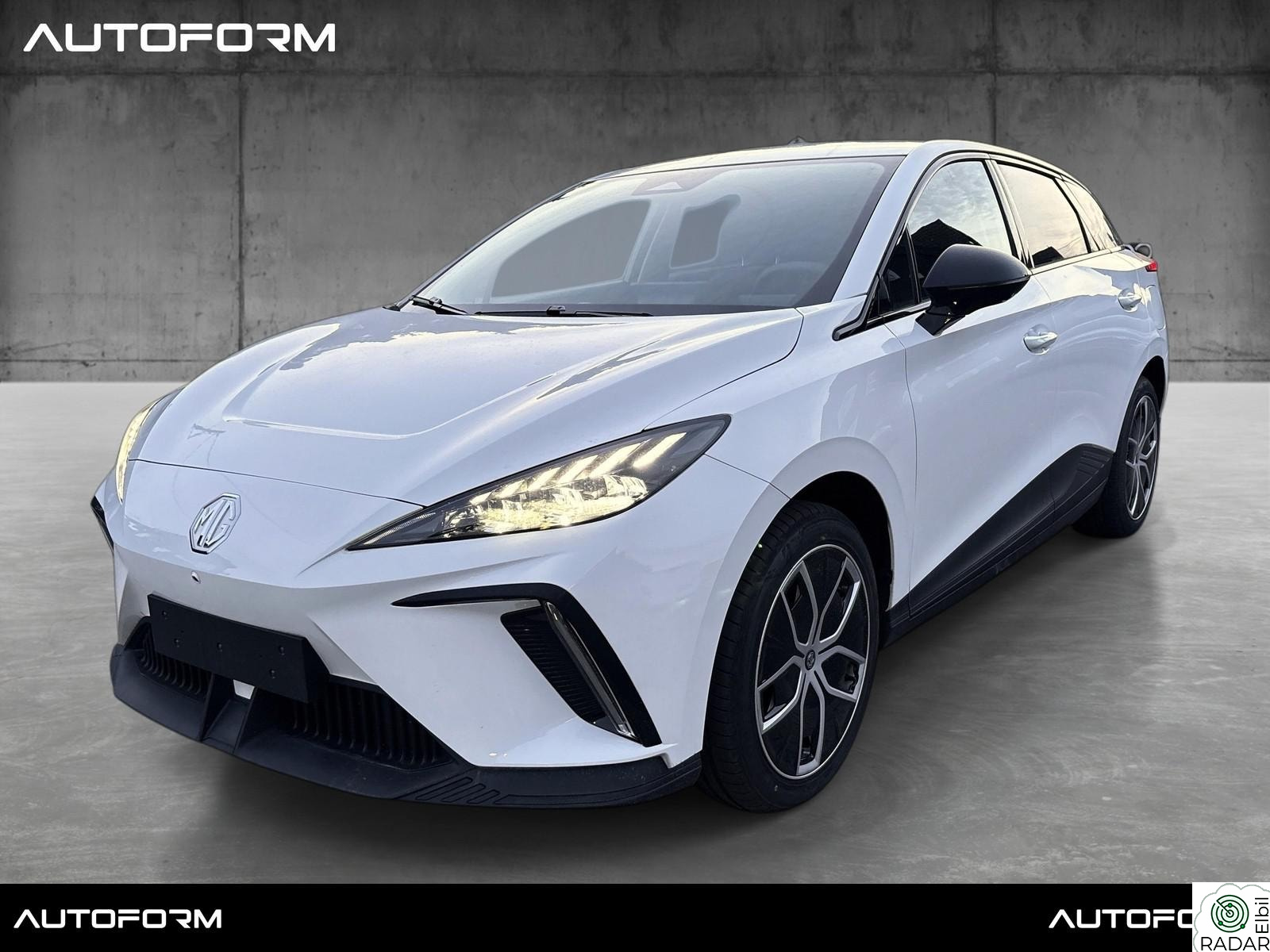 MG MG4 Electric Luxury, 64kw, 450km, 2 sett hjul, 7 års garanti