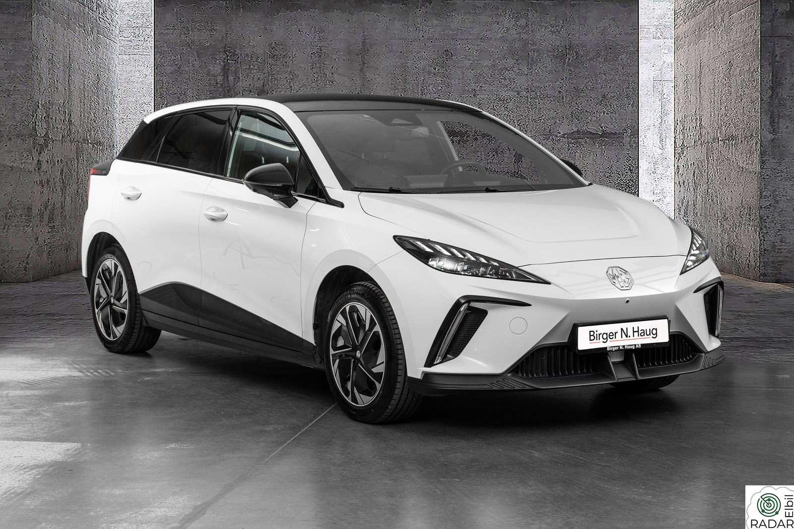 MG MG4 Electric Luxury TOPPUTSTYRT OG LEVERINGSKLAR!
