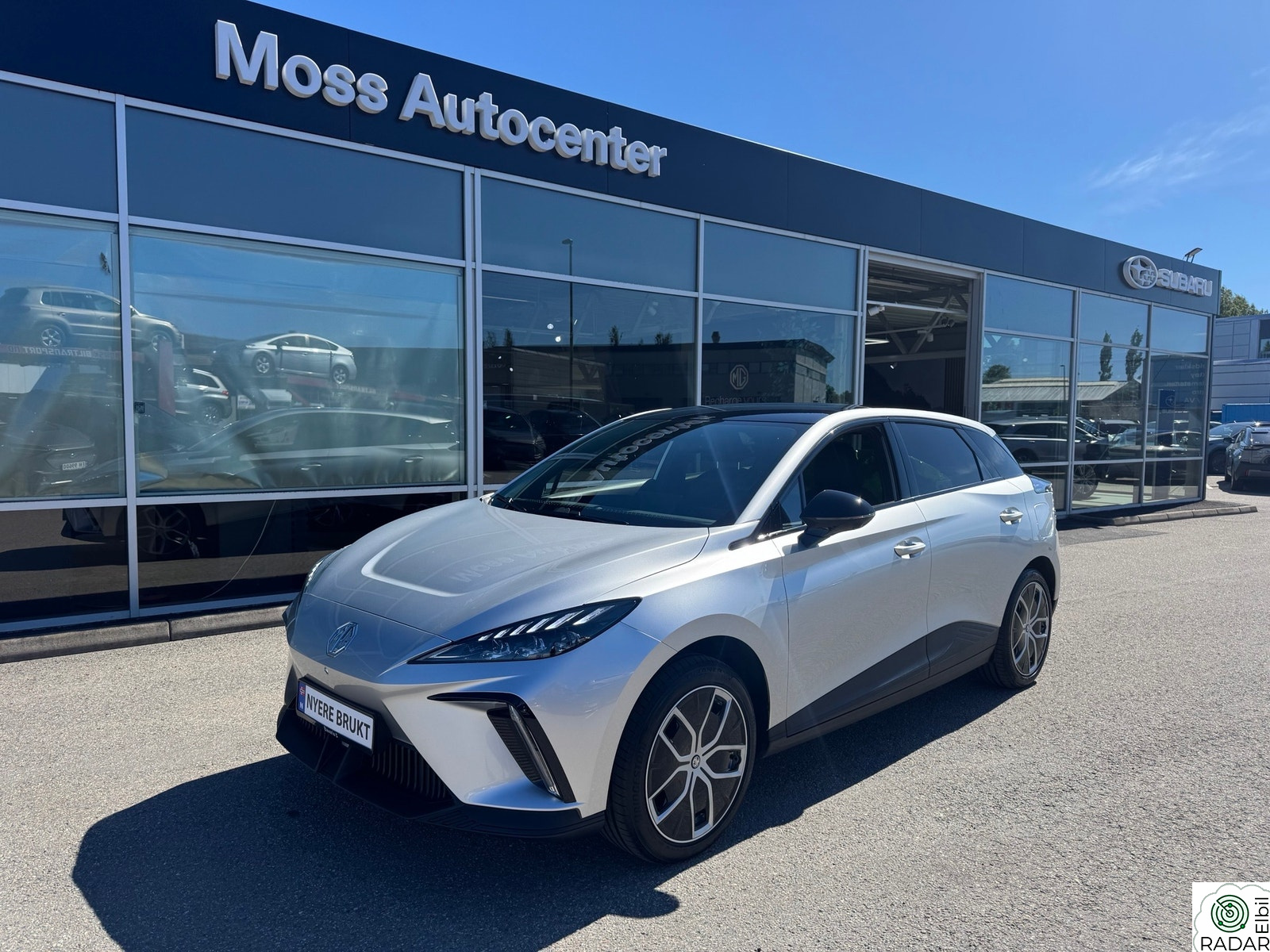 MG MG4 Electric Trophy Extended Range