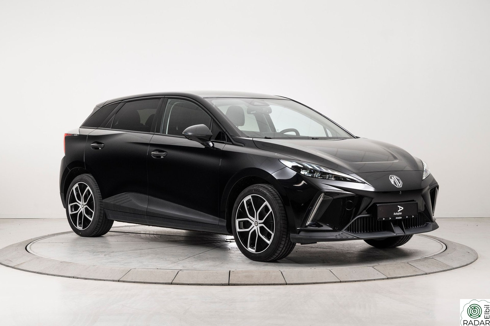 MG MG4 Electric Luxury - 2 sett hjul/7-år Garanti/Pilot/LED/360kam