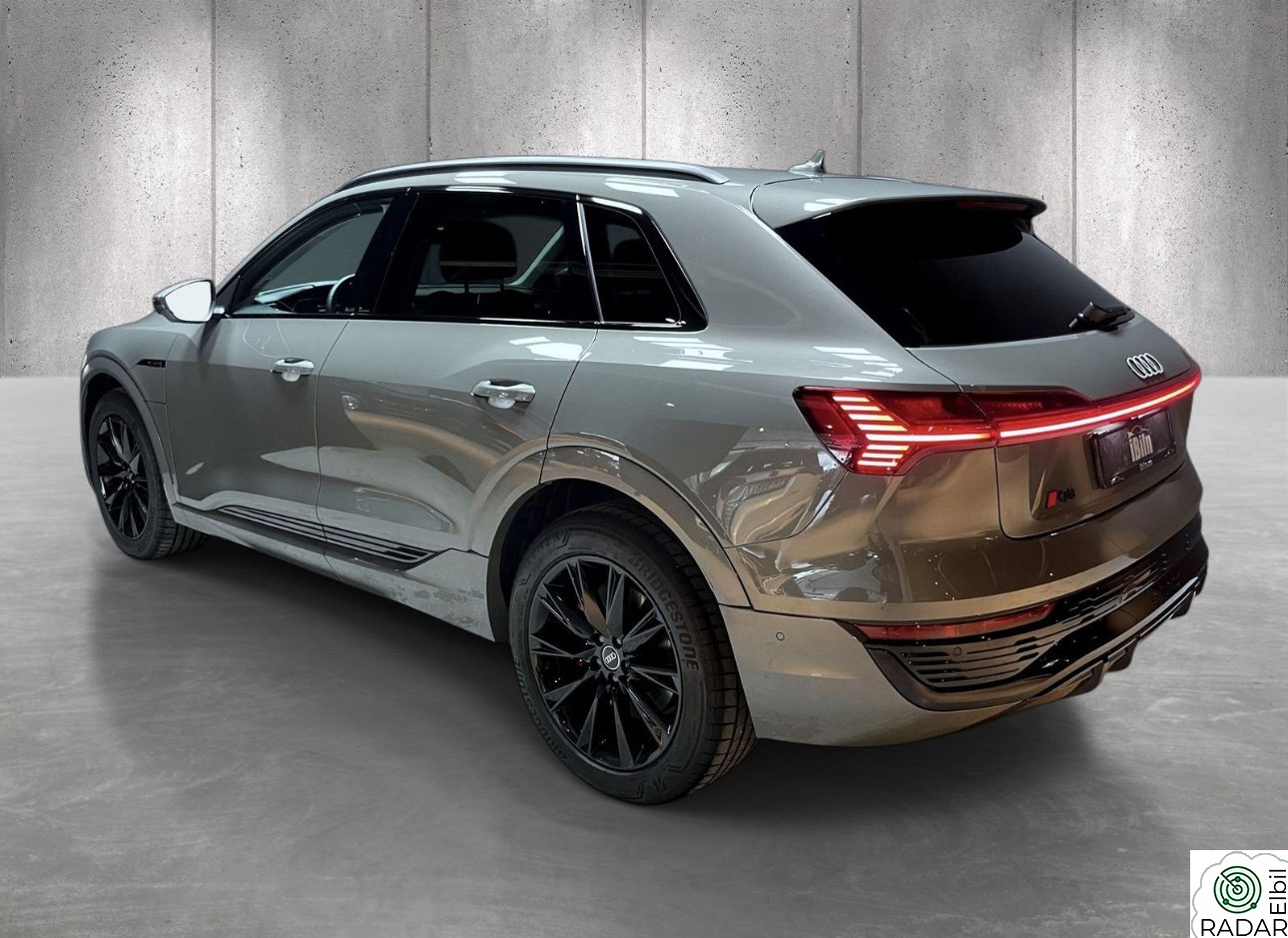 AUDI Q8 50 e-tron 50 S line Plus