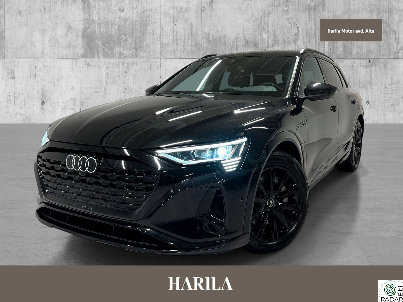 AUDI Q8 50 E TRON 50 advanced plus