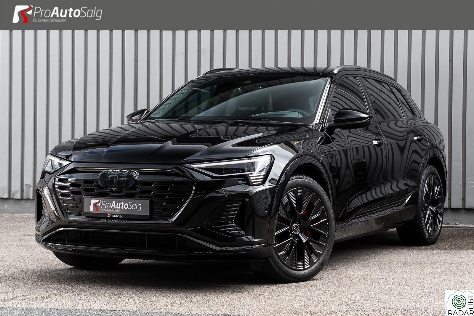 AUDI Q8 55 E TRON 55 e-tron S line ACC B&O Luft Head-up Keyless Henger mm
