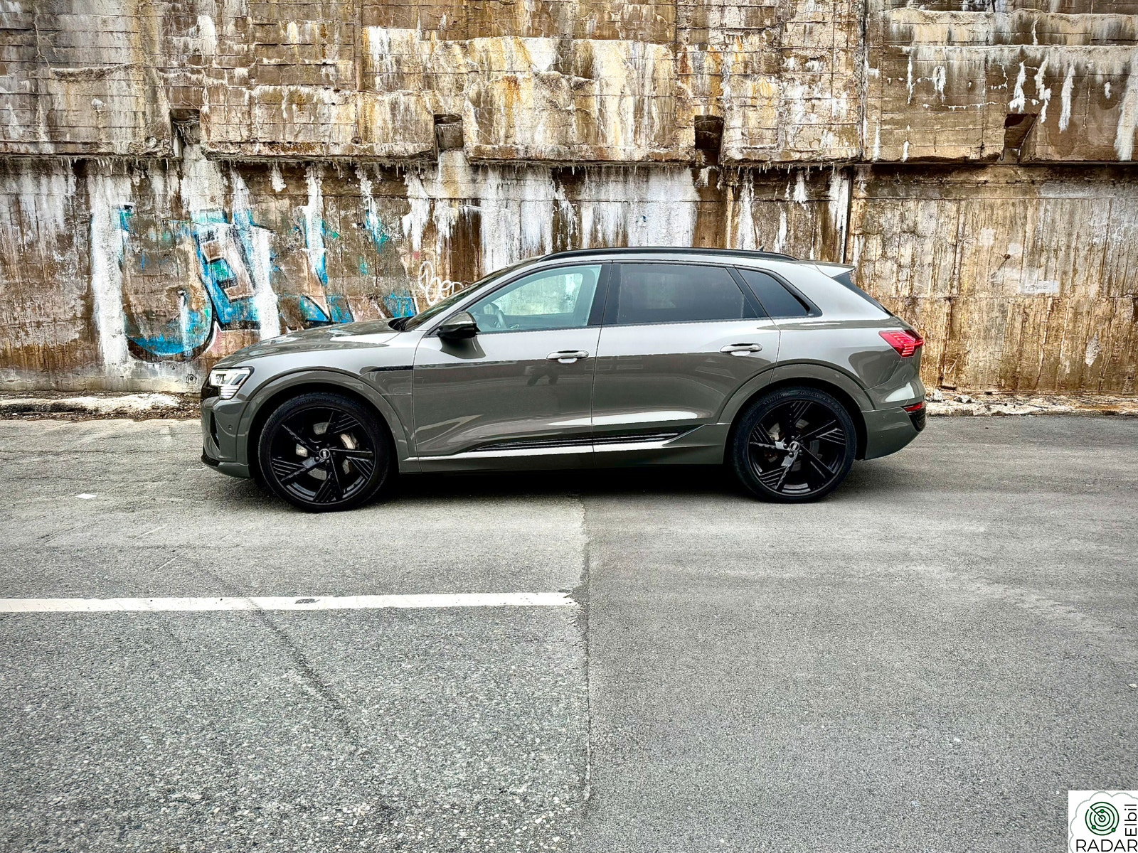 AUDI Q8 50 E TRON 50 Adv Plus S-line, B&O, headup, Softclose, Matrix, 22’