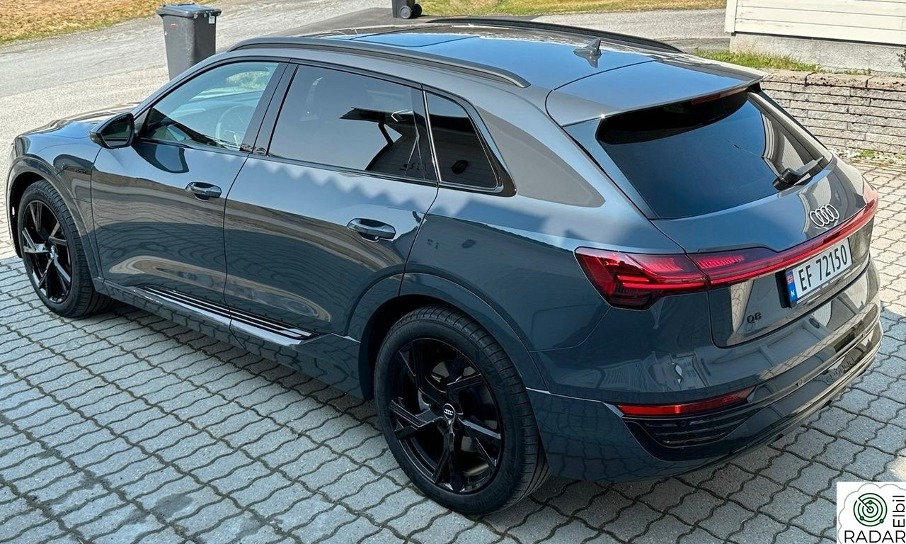 AUDI Q8 50 E TRON Sportback 50 quattro S line Limited