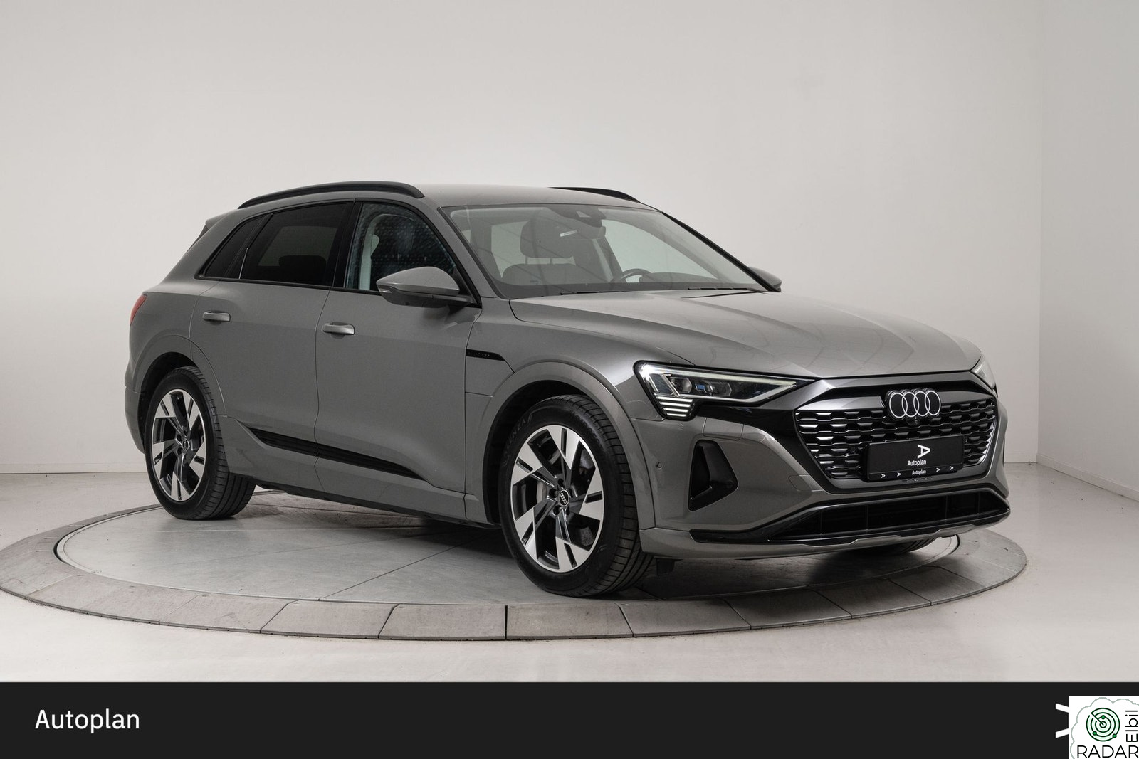 AUDI Q8 55 E TRON 55 e-tron Advanced plus | Krok/Matrix/360/B&O/HeadUp