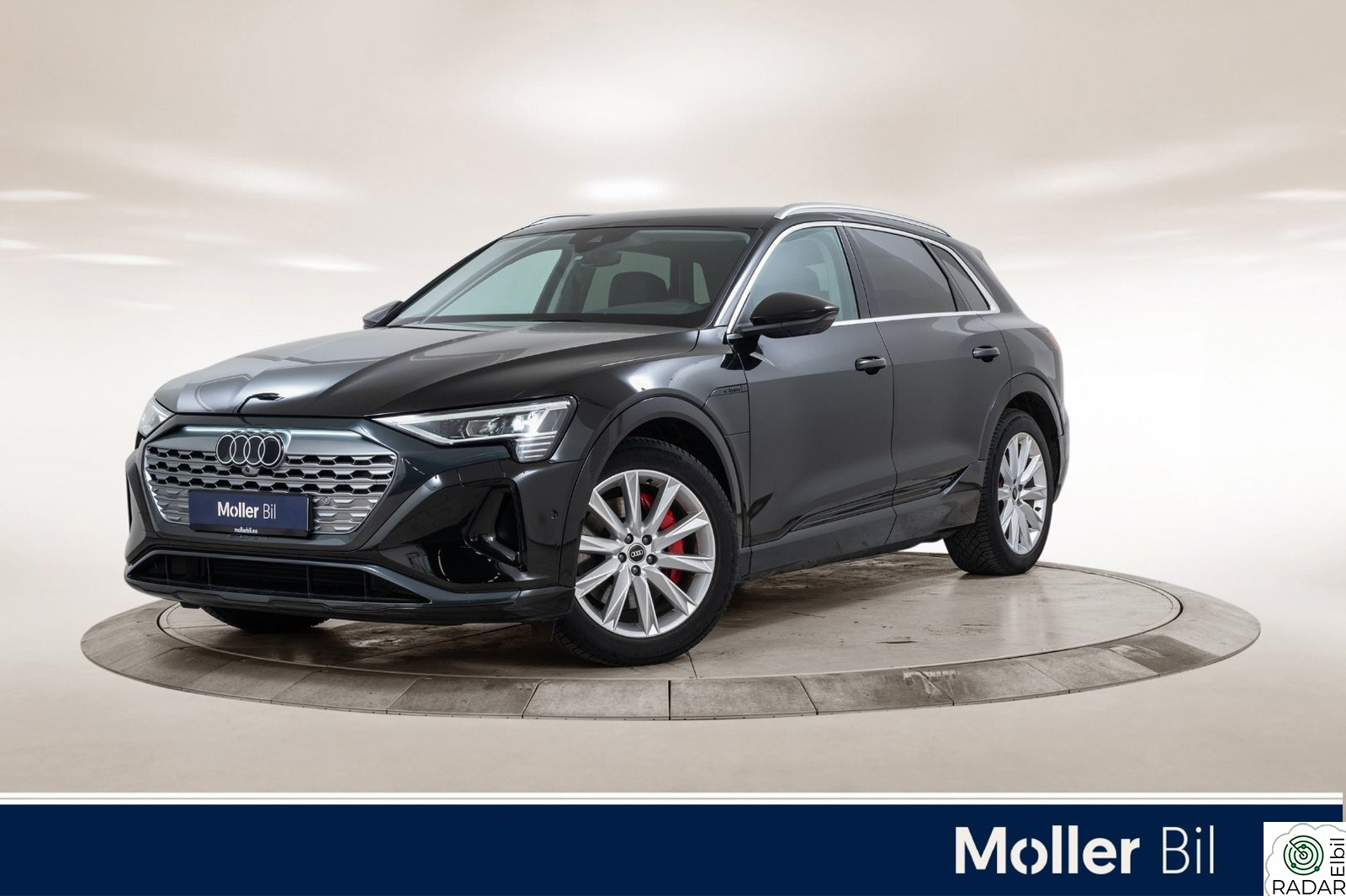 AUDI Q8 50 E TRON 50 Advanced - 20", 360Kam, LED, Krok, Luft