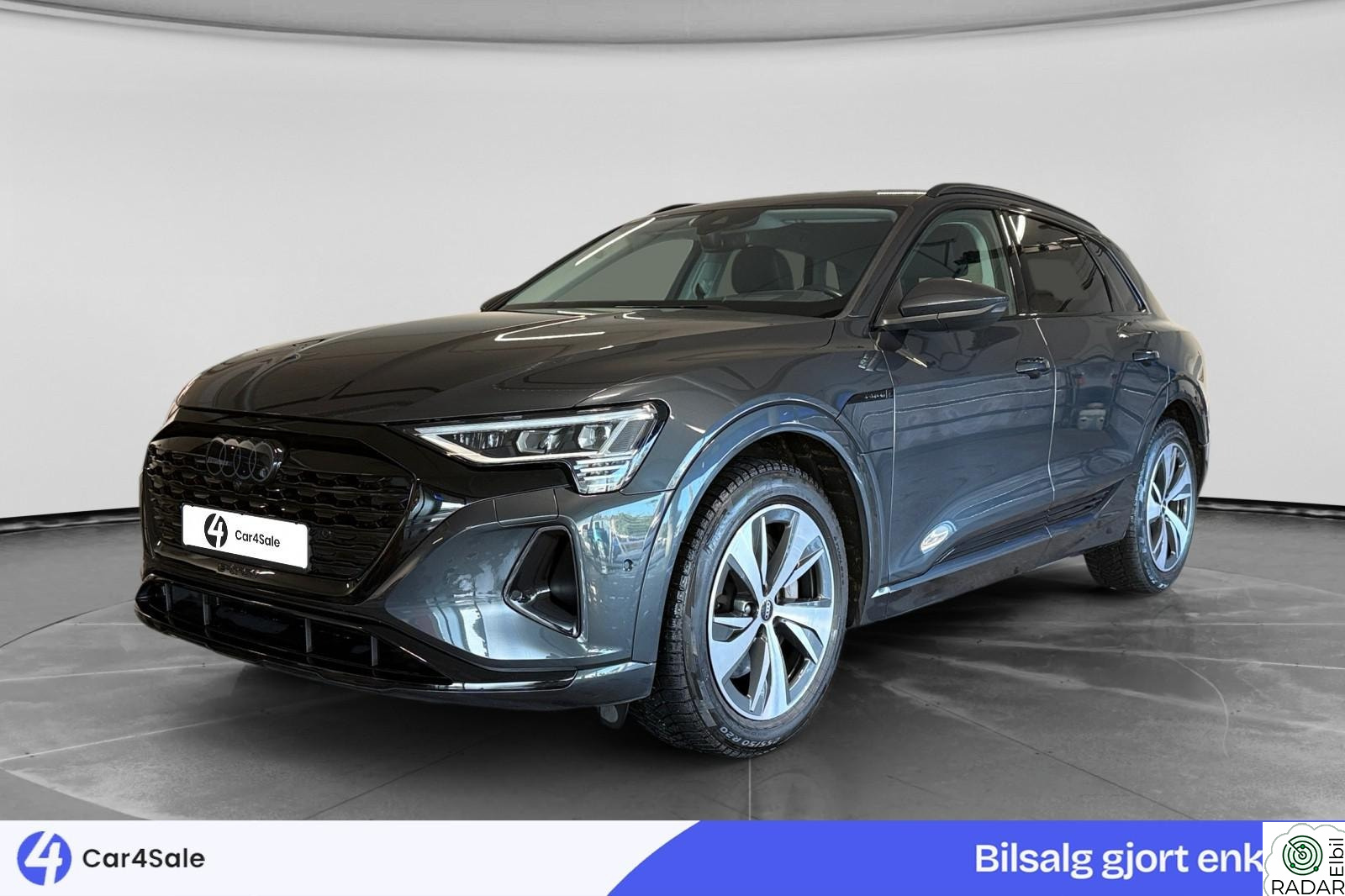 AUDI Q8 55 e-tron 55 Quattro 532km / 1 Eier / Skinn / Krok / ACC / Luft