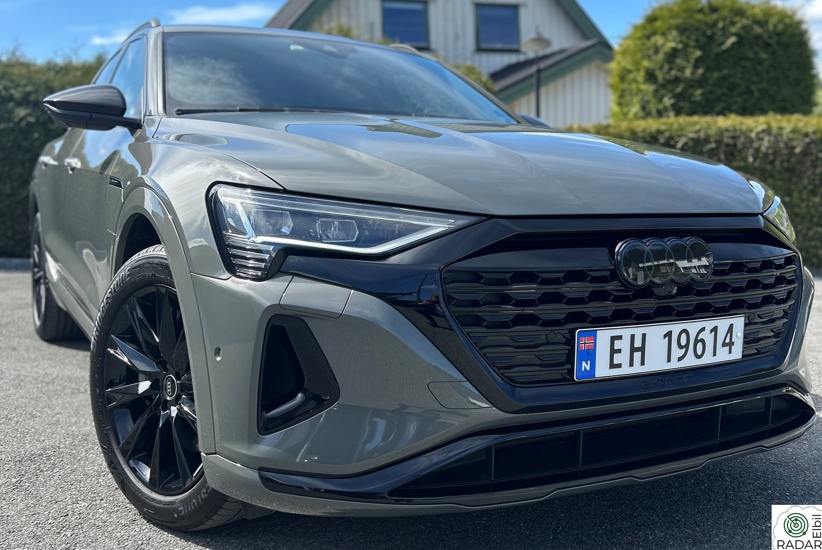 AUDI Q8 50 E TRON 50 Advanced Plus