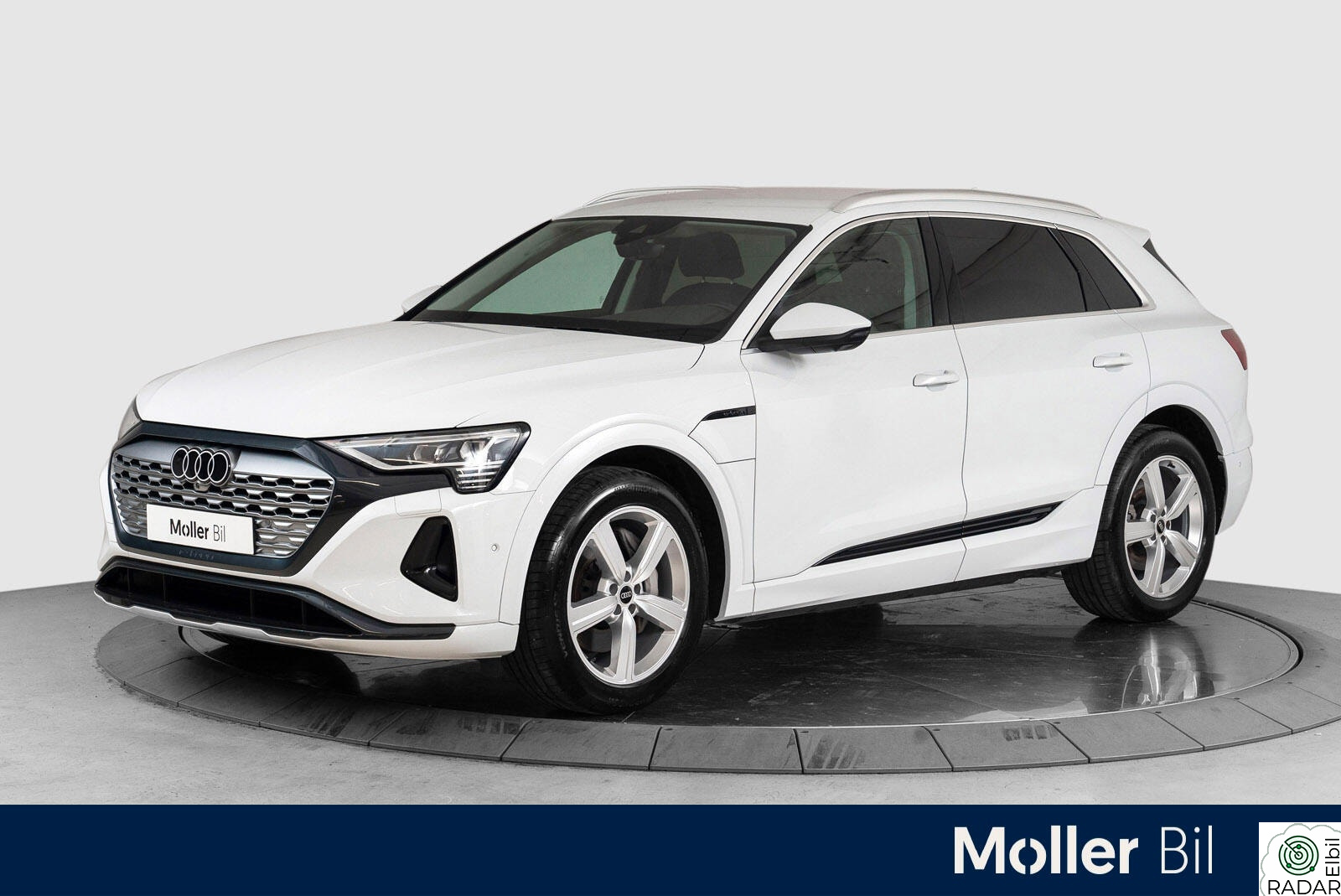 AUDI Q8 55 e-tron 55 adv ltd plus Matrix, 360kamera,Krok,150`km garanti