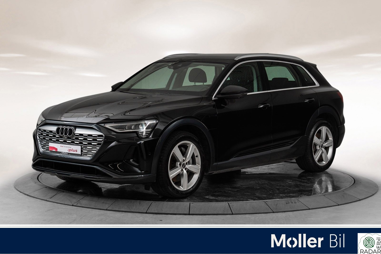 AUDI Q8 55 E TRON 55 advanced, 360 kamera, Krok, LED,20'',El.seter,Navi++