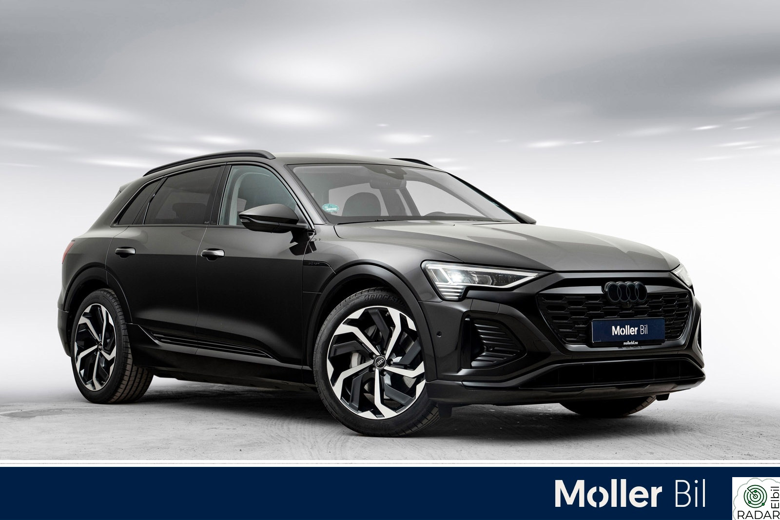 AUDI Q8 55 e-tron 55 S line